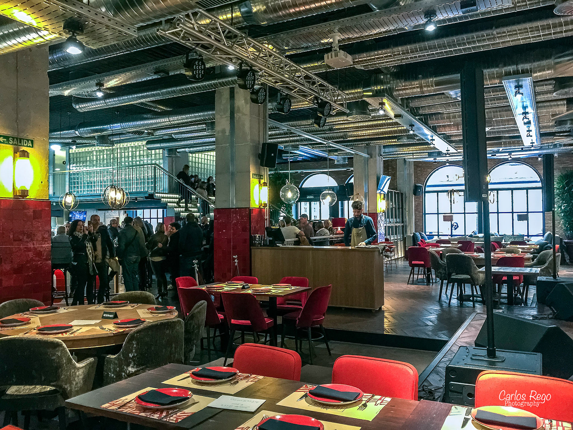 La Fabrica - Cerveceria artesanal Cruzcampo   La Fábrica de Cruzcampo - cervecería y restaurante en Málaga, con exposiciones, conciertos y cerveza artesanal, elaborada en exclusiva en el Soho de Málaga. Dirección: Calle Trinidad Grund, 29, 29001 Málaga