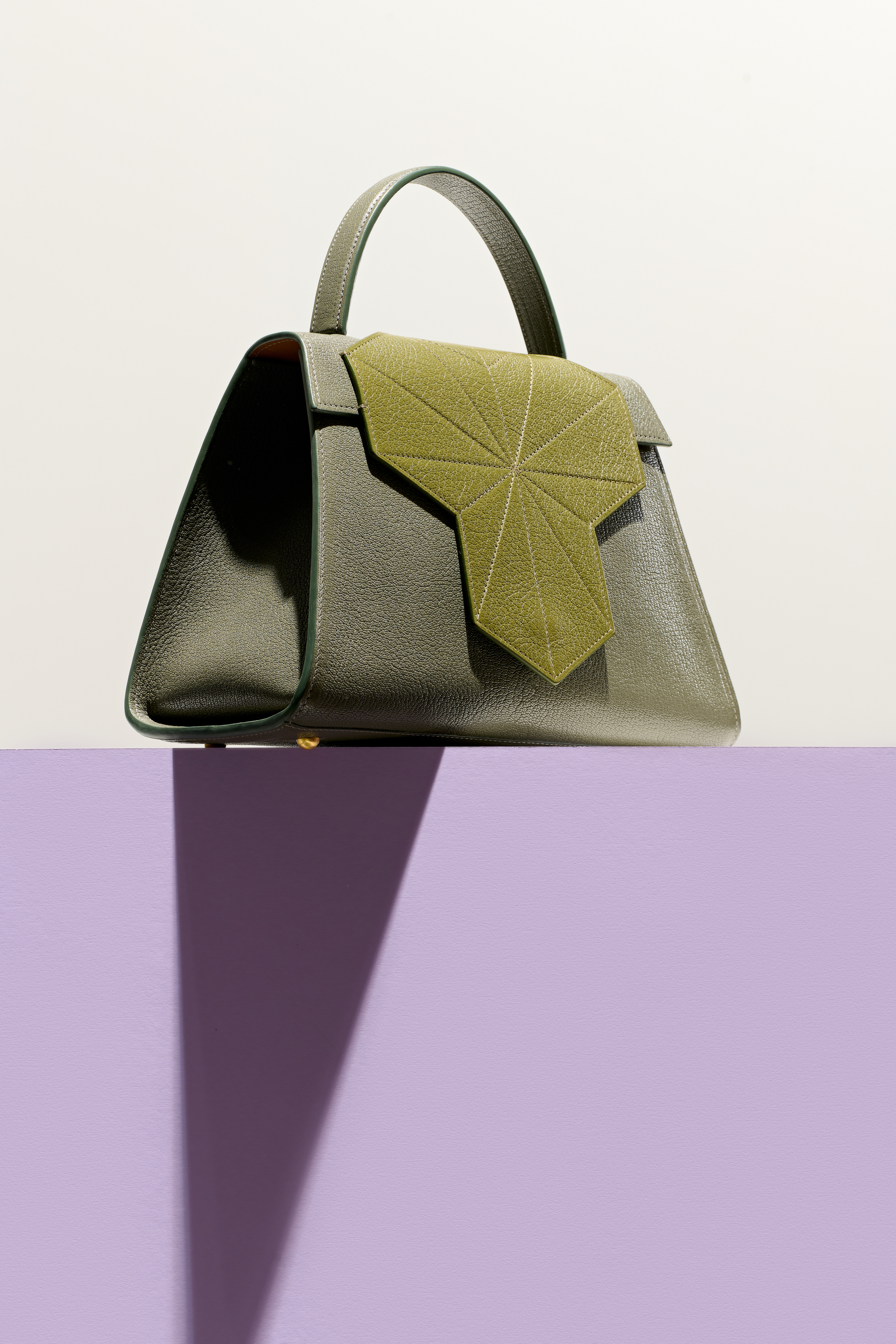 Heroshot of the new BRANMARK handbag