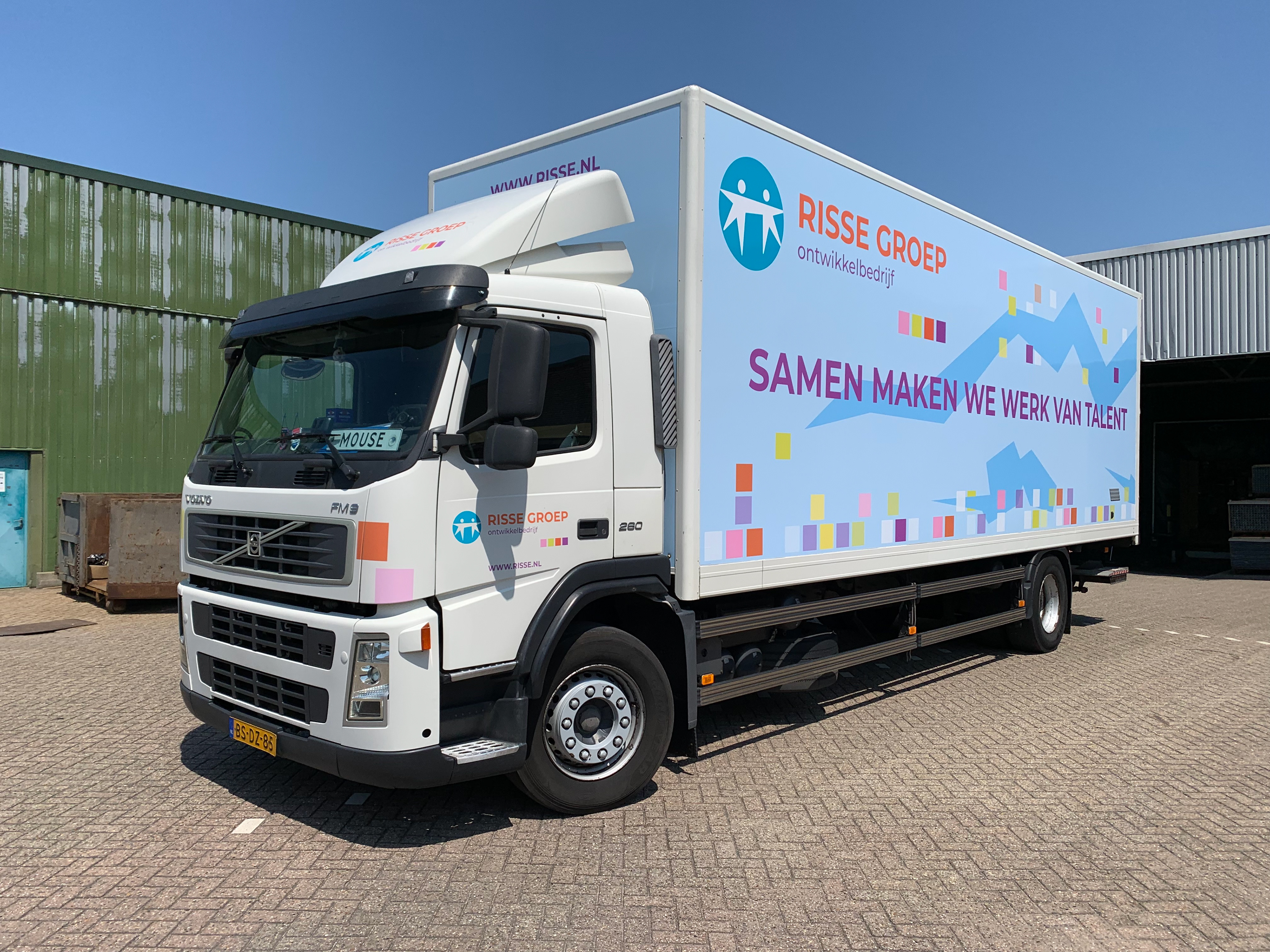 Nieuwe vormgeving Risse Groep op vrachtwagen