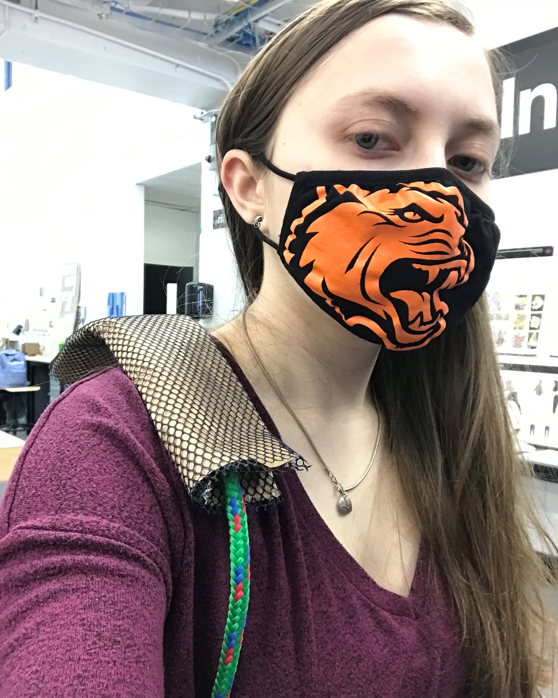 Pull line strap on shoulder