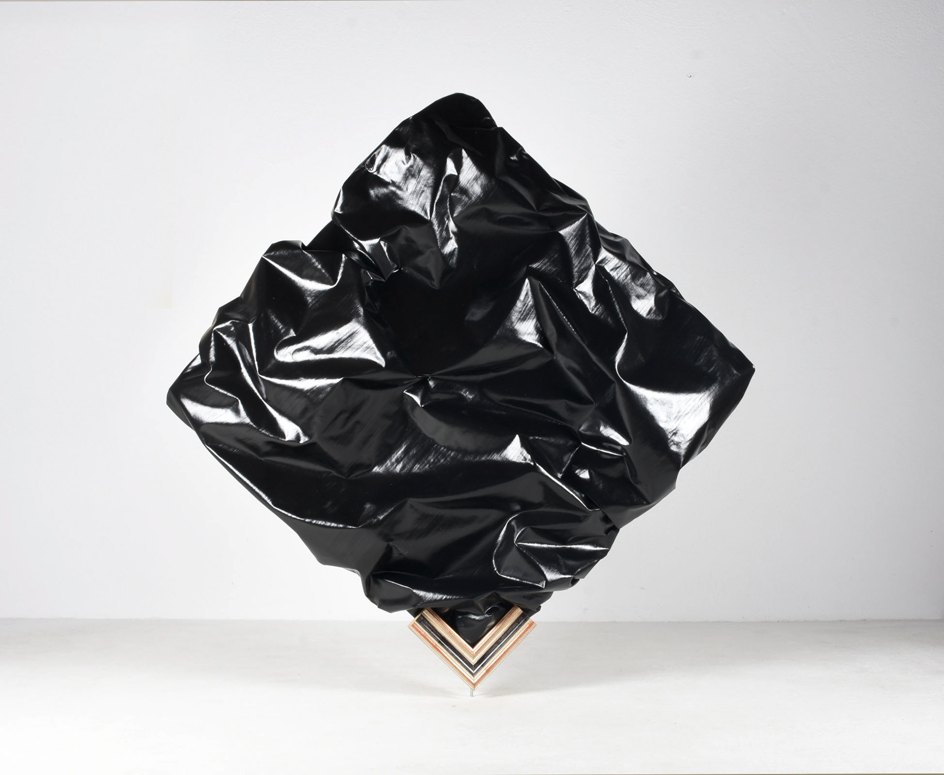 „Big black Square“, 2021, Acryl auf Leinwand, ca.150x150x20 cm 