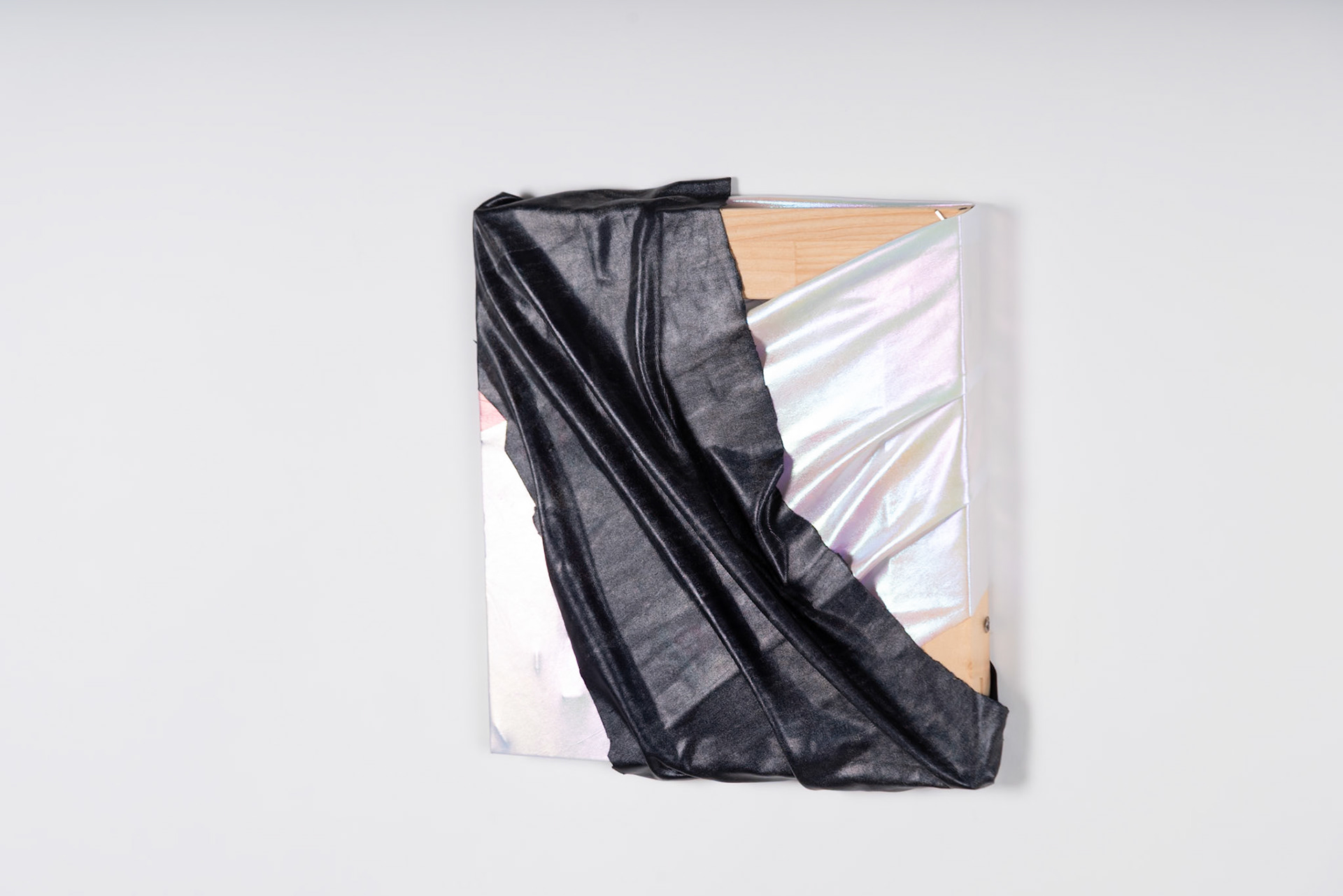 2024 | Folienjersey auf Leinwand 