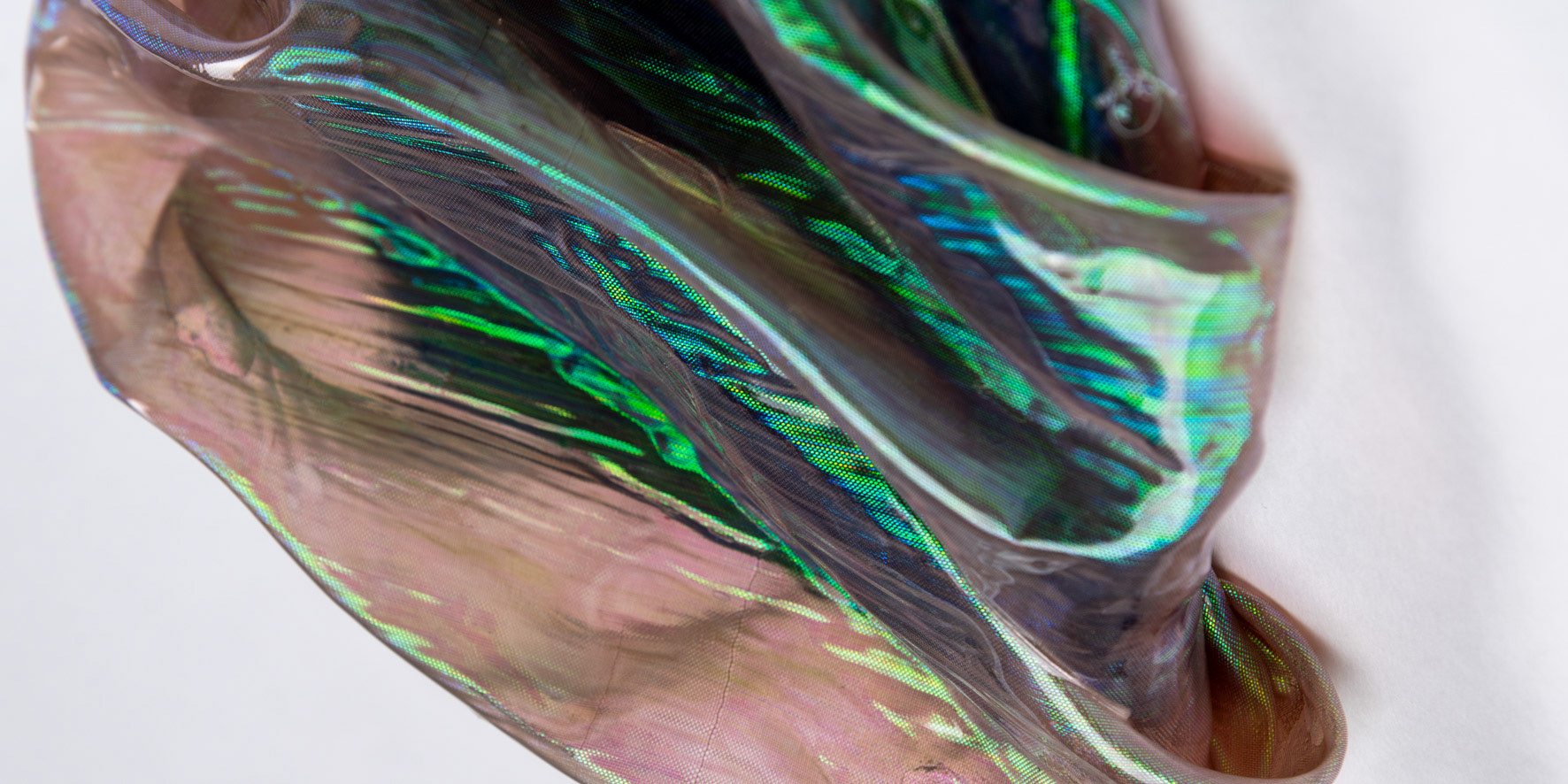 „#2 der Serie Luminoist“, 2024, Mischgewebe mit Autolack, 22x24x9cm