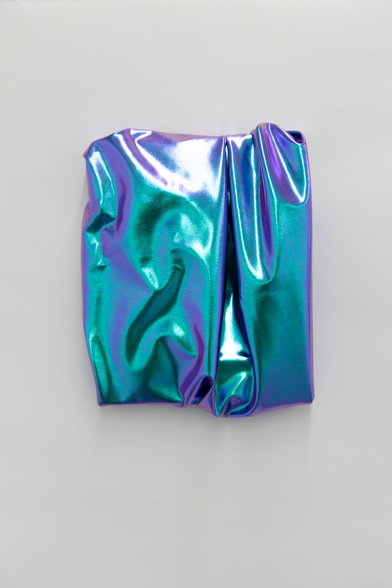 „Türkis Grün Lila #1", l2023  25cm x 20cm x 8cm Folienjersey und Keilrahmen