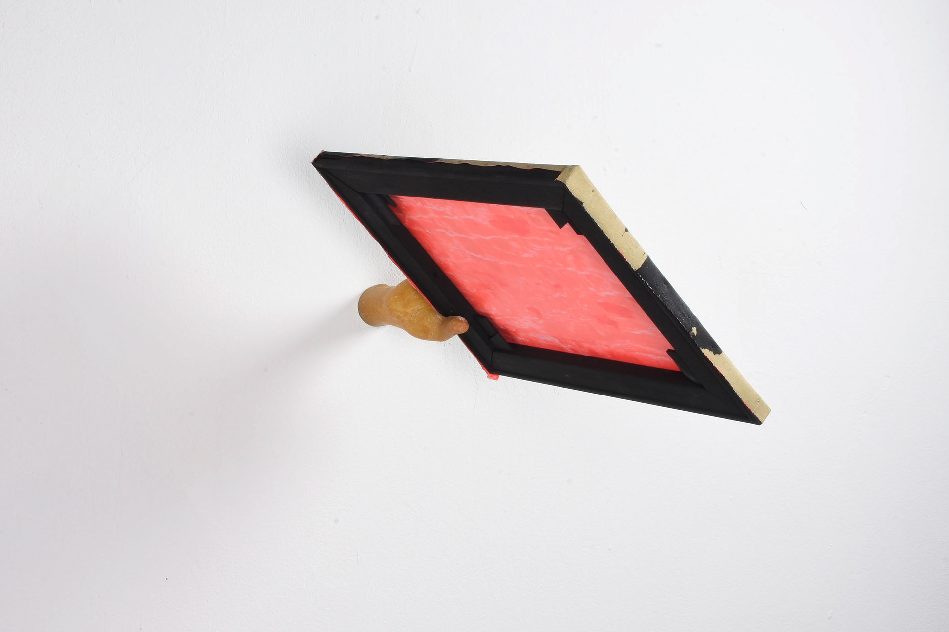 „Ohne Titel“, 2021,Acryl auf Leinwand/Biokunststoff 35x5x58 cm | Vorderansicht