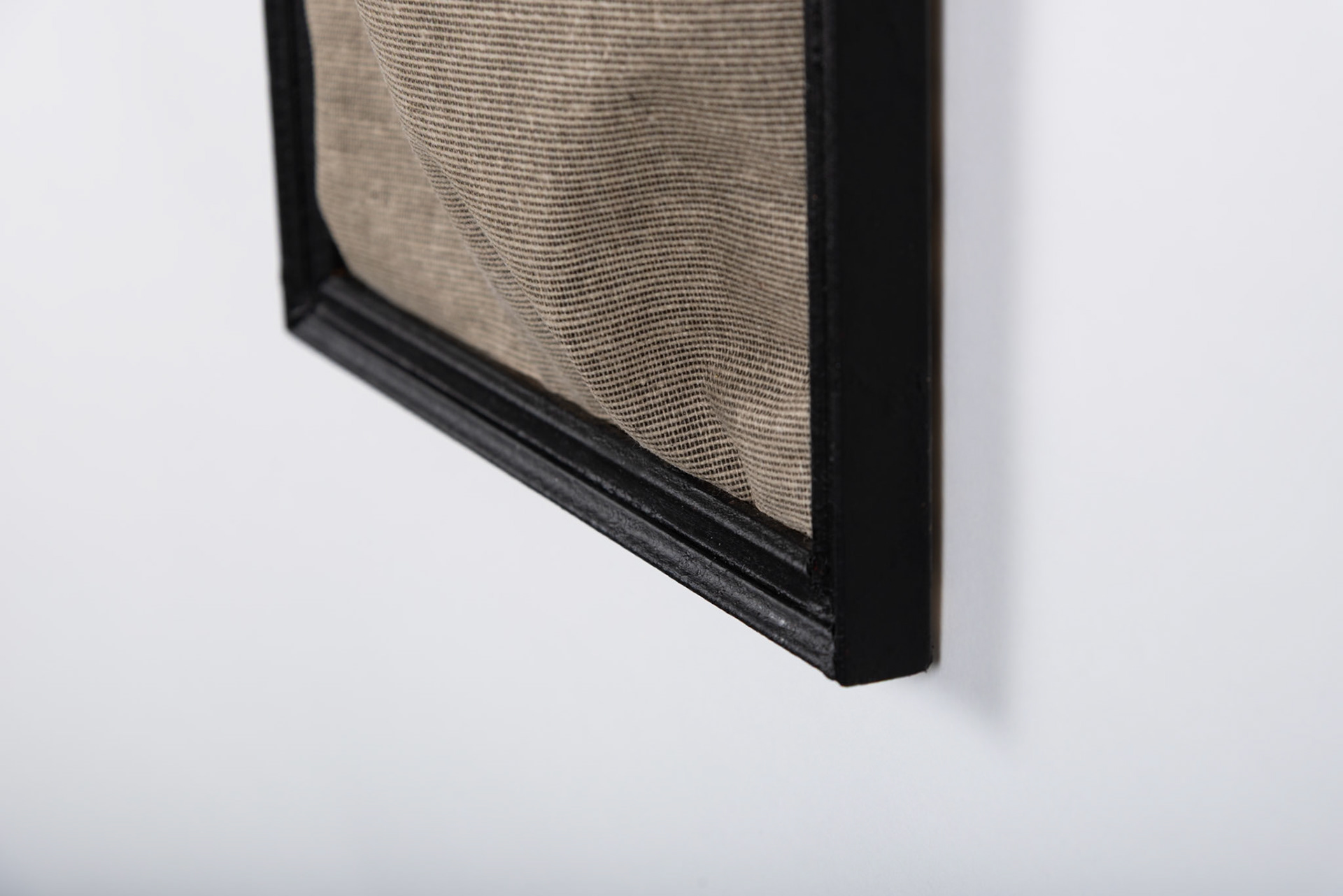 Selbstportrait mit Mütze |2022, Acryl auf Rahmen, 50x20x5cm