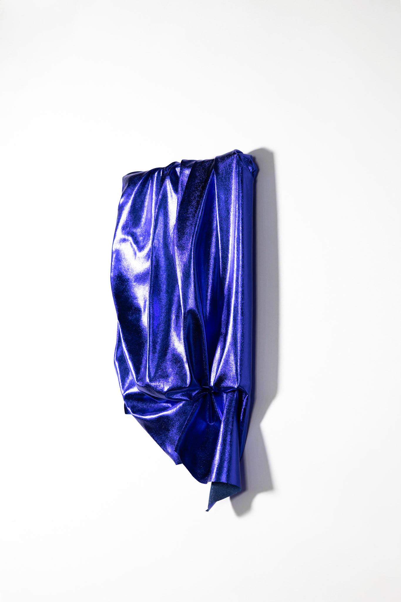 Indigo#1 |2026 Folienjersey auf Leinwand 48x28x7cm