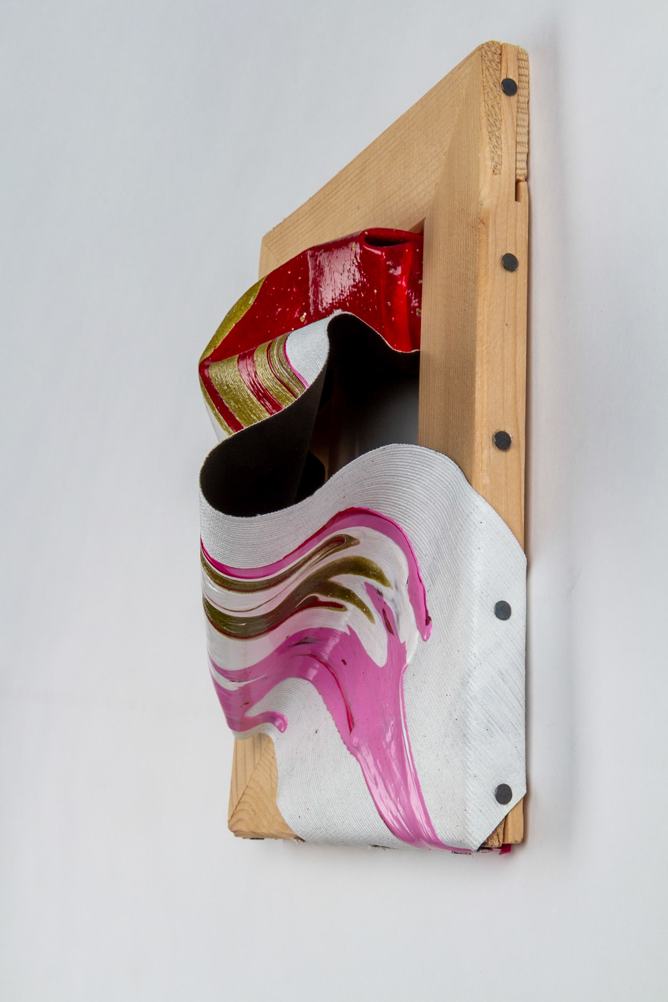 „Rot, rosa, grün, weiß zerfließend #2”  |2023, Acryl auf Leinwand,  20x15x9cm