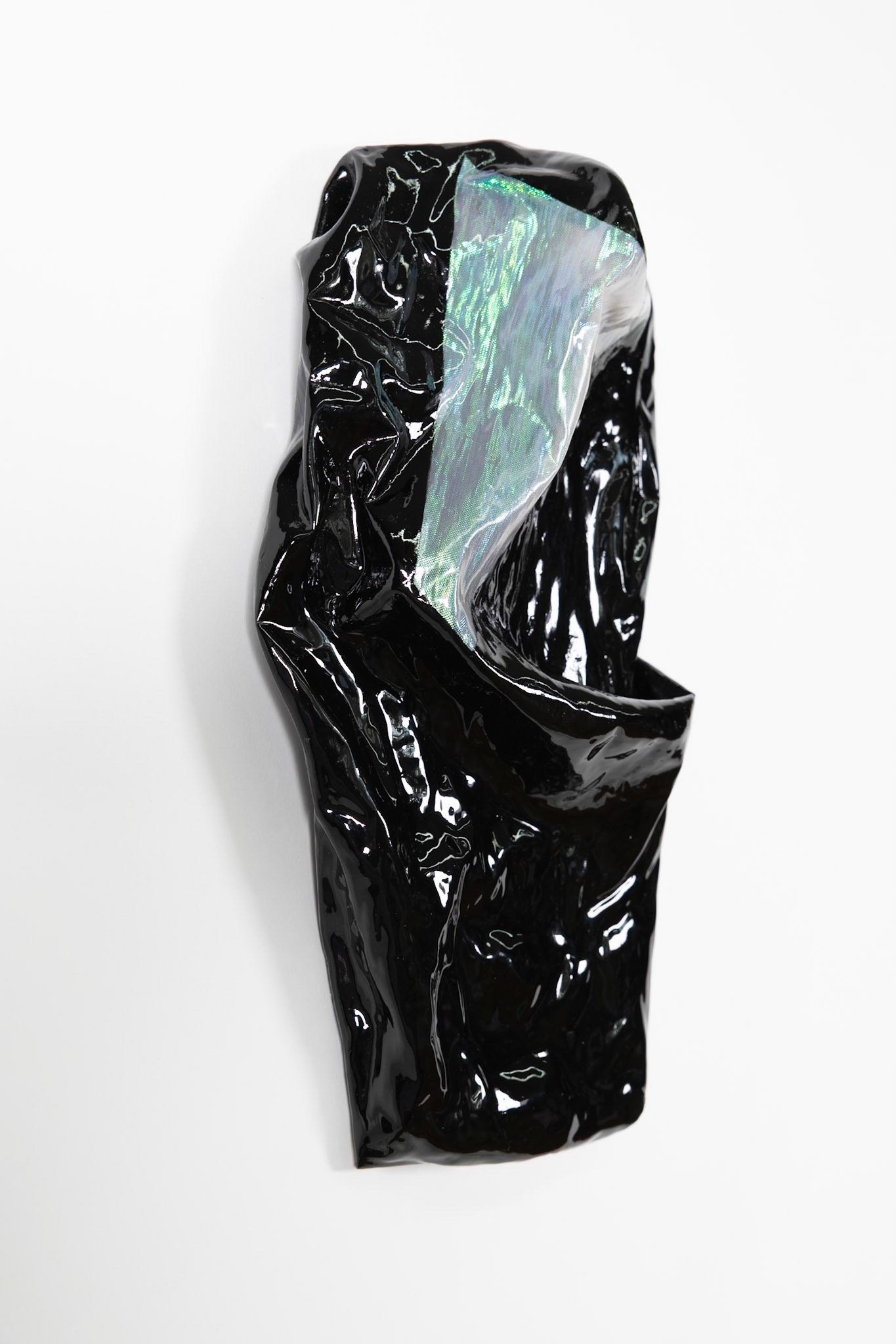 Luminosit 2.0 #2 |2025,  Autolack und Mischgewebe auf Leinwand, 30x15x7cm