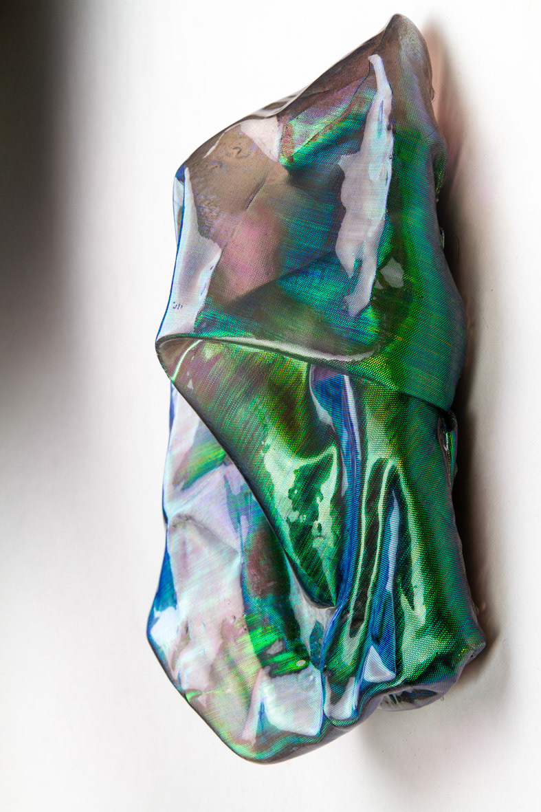 „#1 der Serie Luminoist“, 2023, Mischgewebe mit Autolack, 26x20x10cm