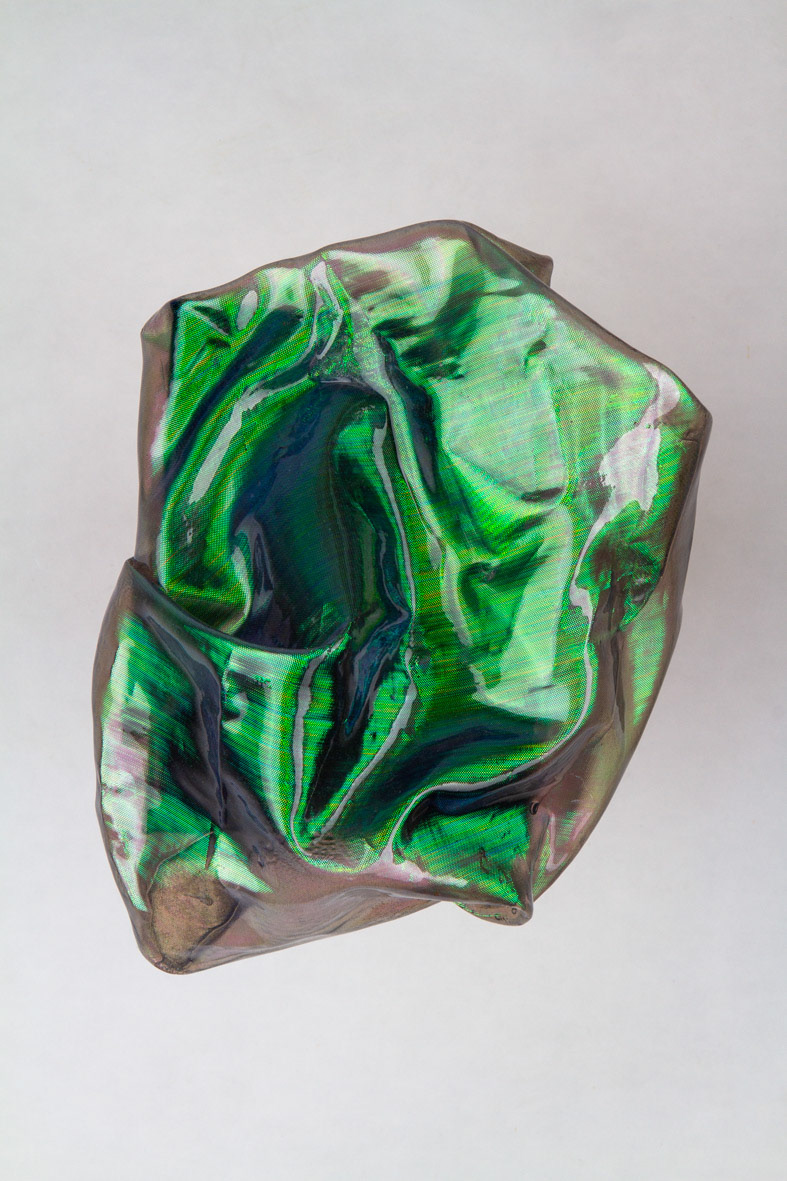 „#1 der Serie Luminoist“, 2023, Mischgewebe mit Autolack, 26x20x10cm