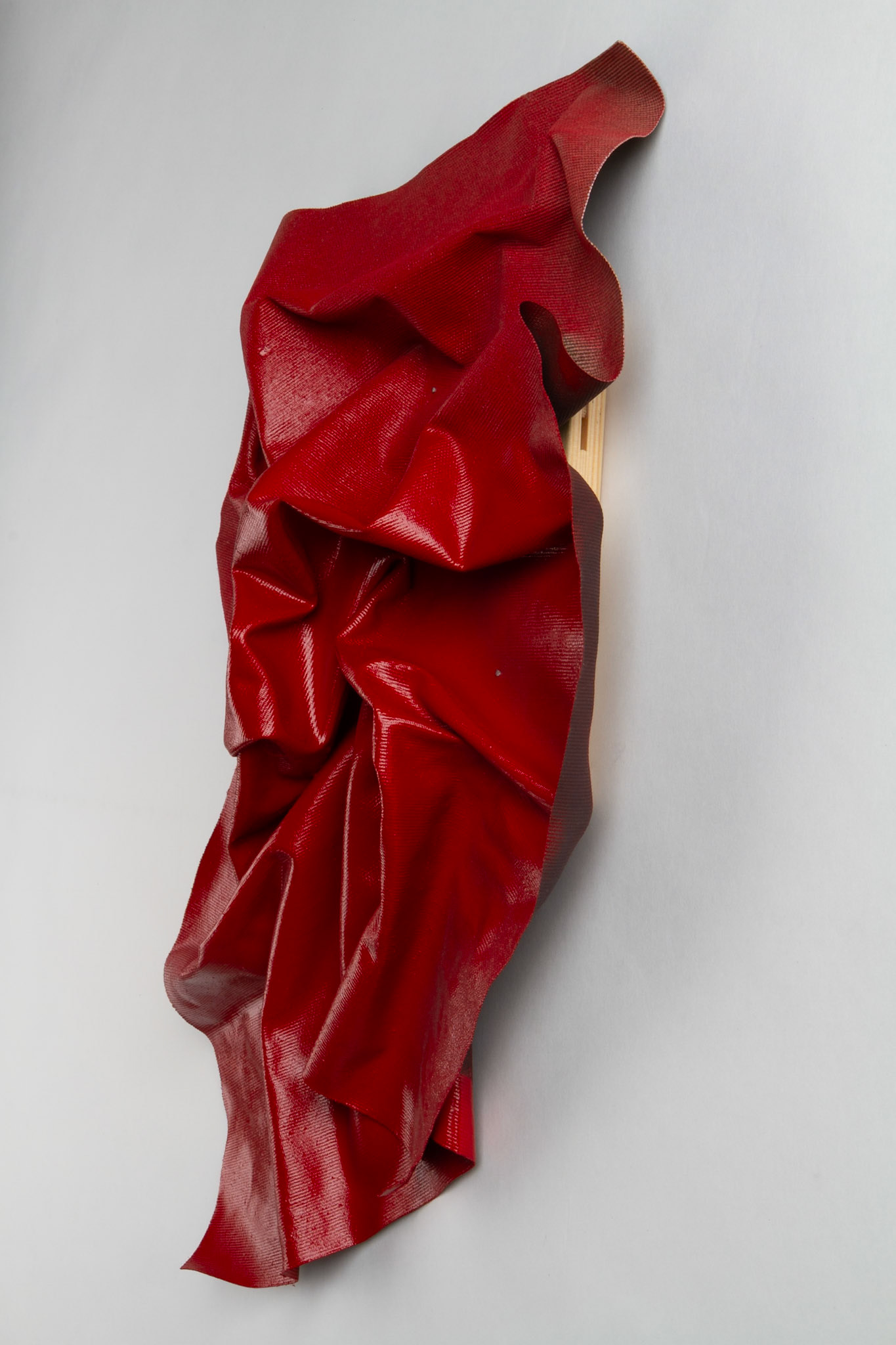 Roter Lack | 2022 Lack auf Leinwand 47x29x9cm