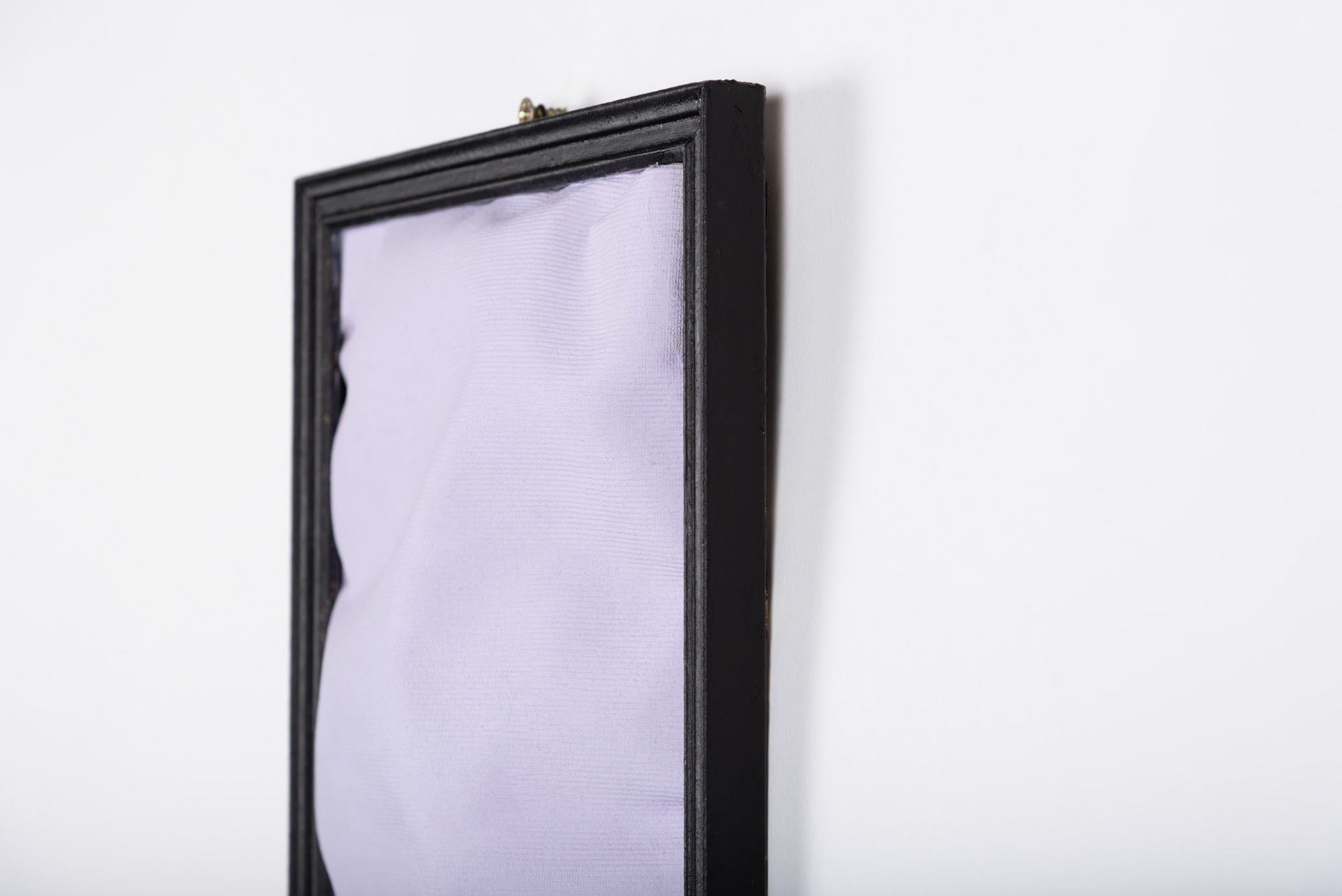 Selbstportrait mit Mütze |2022, Acryl auf Rahmen, 50x20x5cm