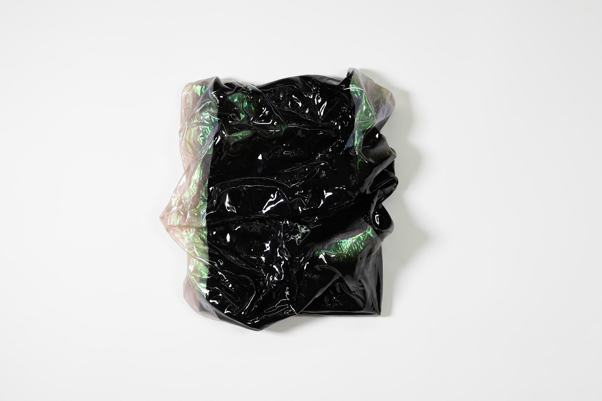 Luminosit 2.0 #3 |2025,  Autolack und Mischgewebe auf Leinwand, 36x32x8cm, Pia Treiber