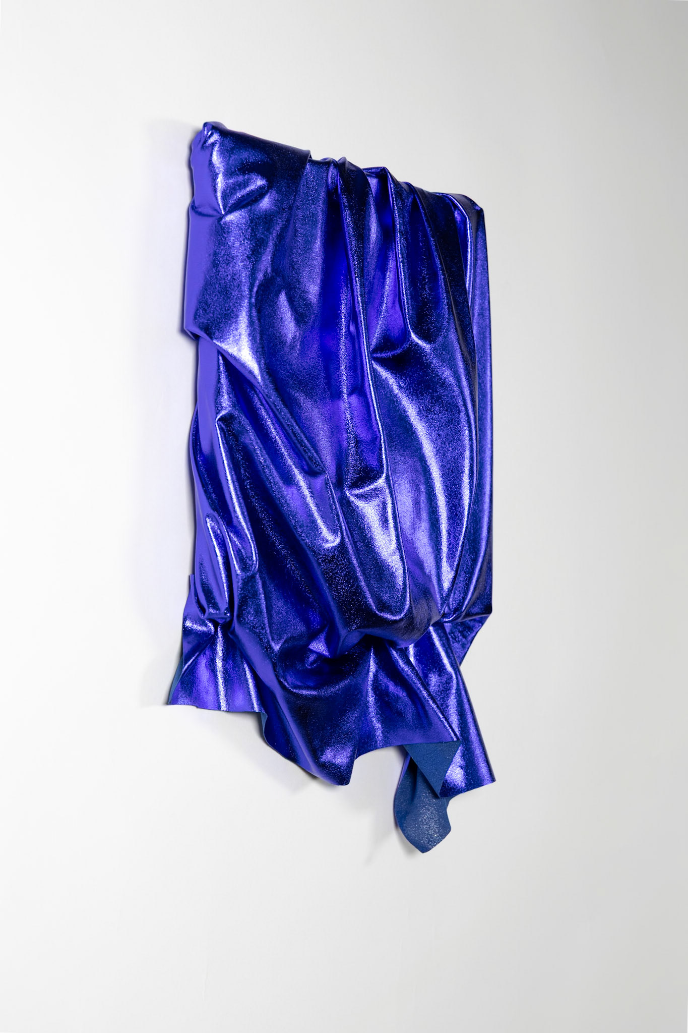 Indigo#1 |2026 Folienjersey auf Leinwand 48x28x7cm 