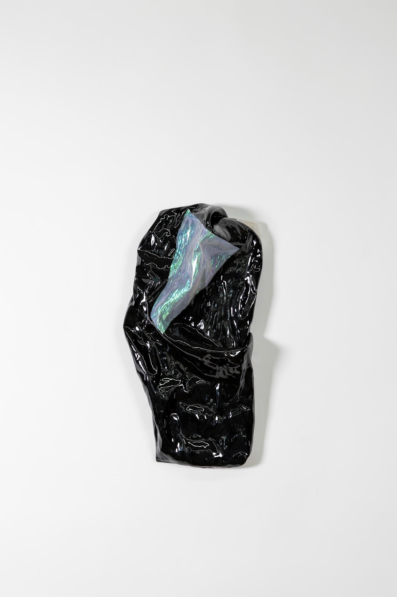 Luminosit 2.0 #2 |2025,  Autolack und Mischgewebe auf Leinwand, 30x15x7cm