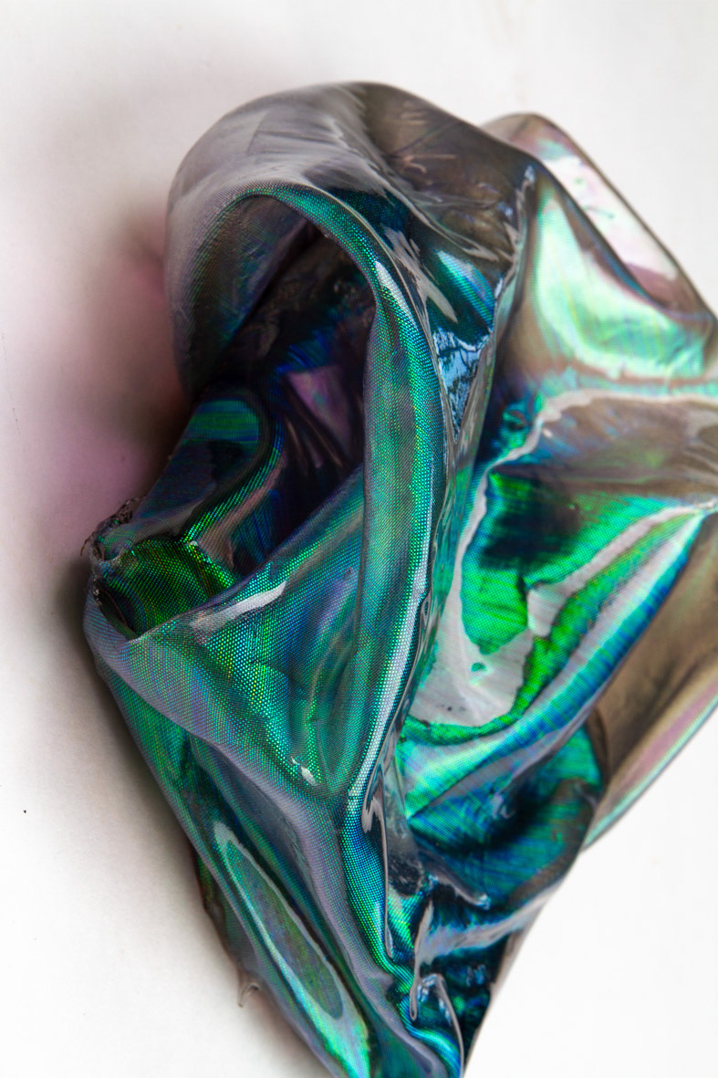 „#1 der Serie Luminoist“, 2023, Mischgewebe mit Autolack, 26x20x10cm