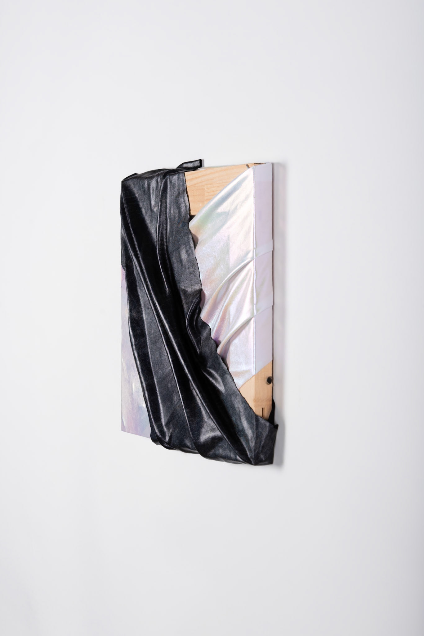 2024 | Folienjersey auf Leinwand 