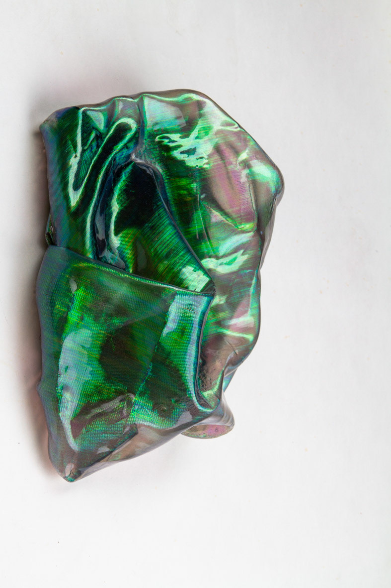 „#1 der Serie Luminoist“, 2023, Mischgewebe mit Autolack, 26x20x10cm