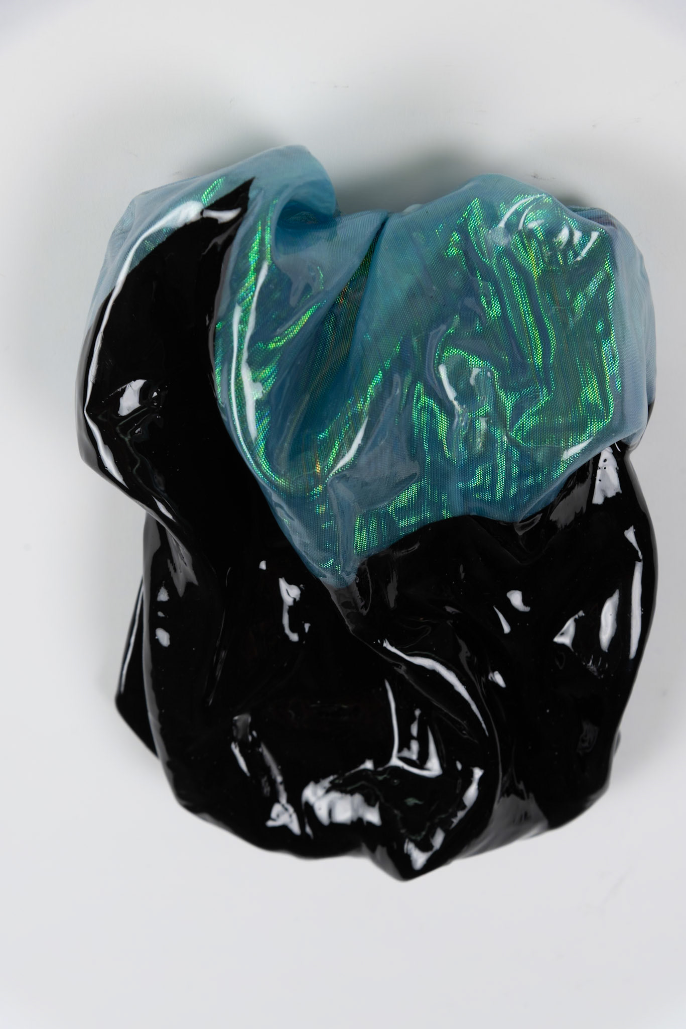 Luminosit 2.0 #1 |2024 Autolack und Mischgewebe auf Leinwand  23x16x7cm 