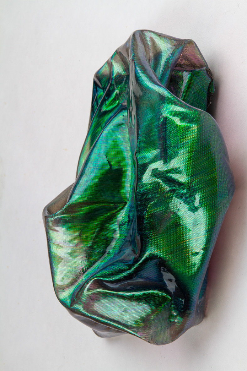 „#1 der Serie Luminoist“, 2023, Mischgewebe mit Autolack, 26x20x10cm