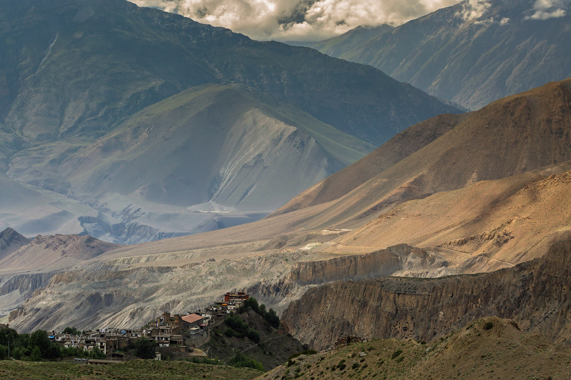 August, 17, 2014 - Jarkot views and Mustang