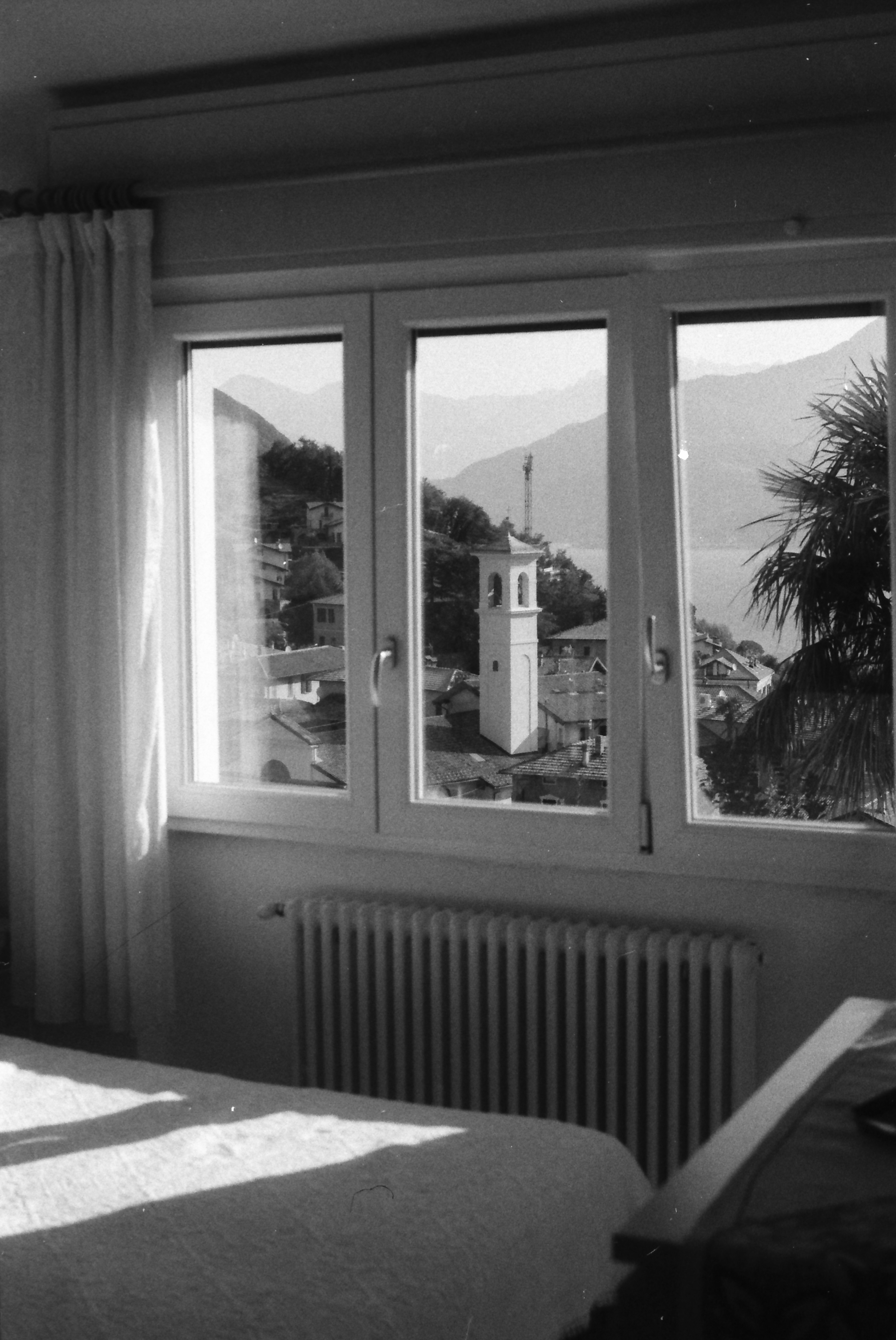 Menaggio (Italie), 2023 / Canon AE1 Program + Fomapan Profi Line Action 400 (développement maison)