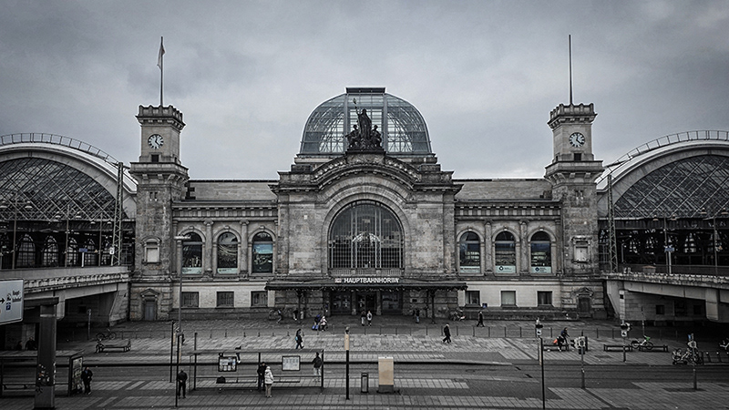 Dresden Hauptbahnhof, Deutschland. 2025