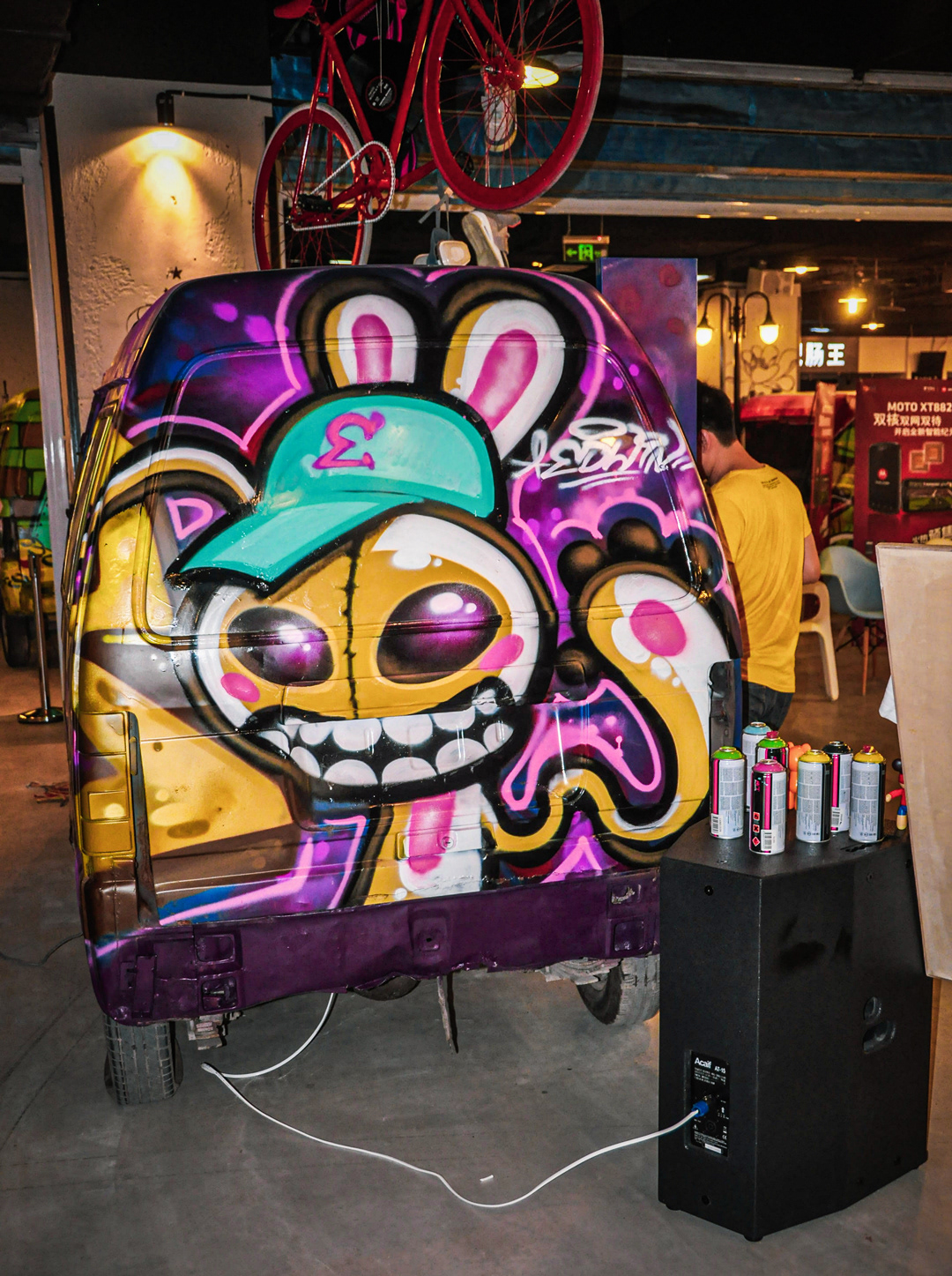 Graffiti Vans - Installation art (2011)