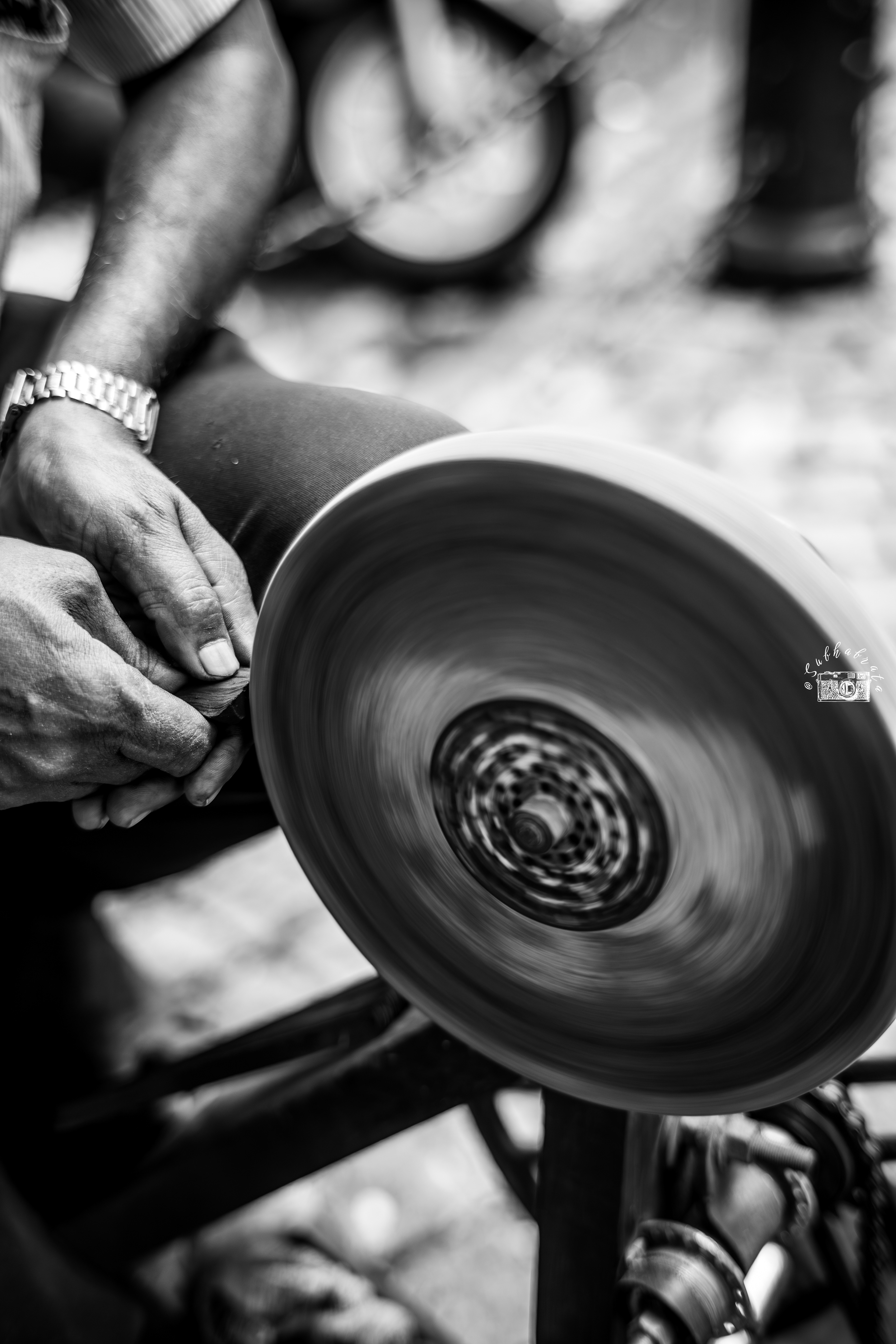 Edge of Tradition: The Knife Sharpener of Mumbai.