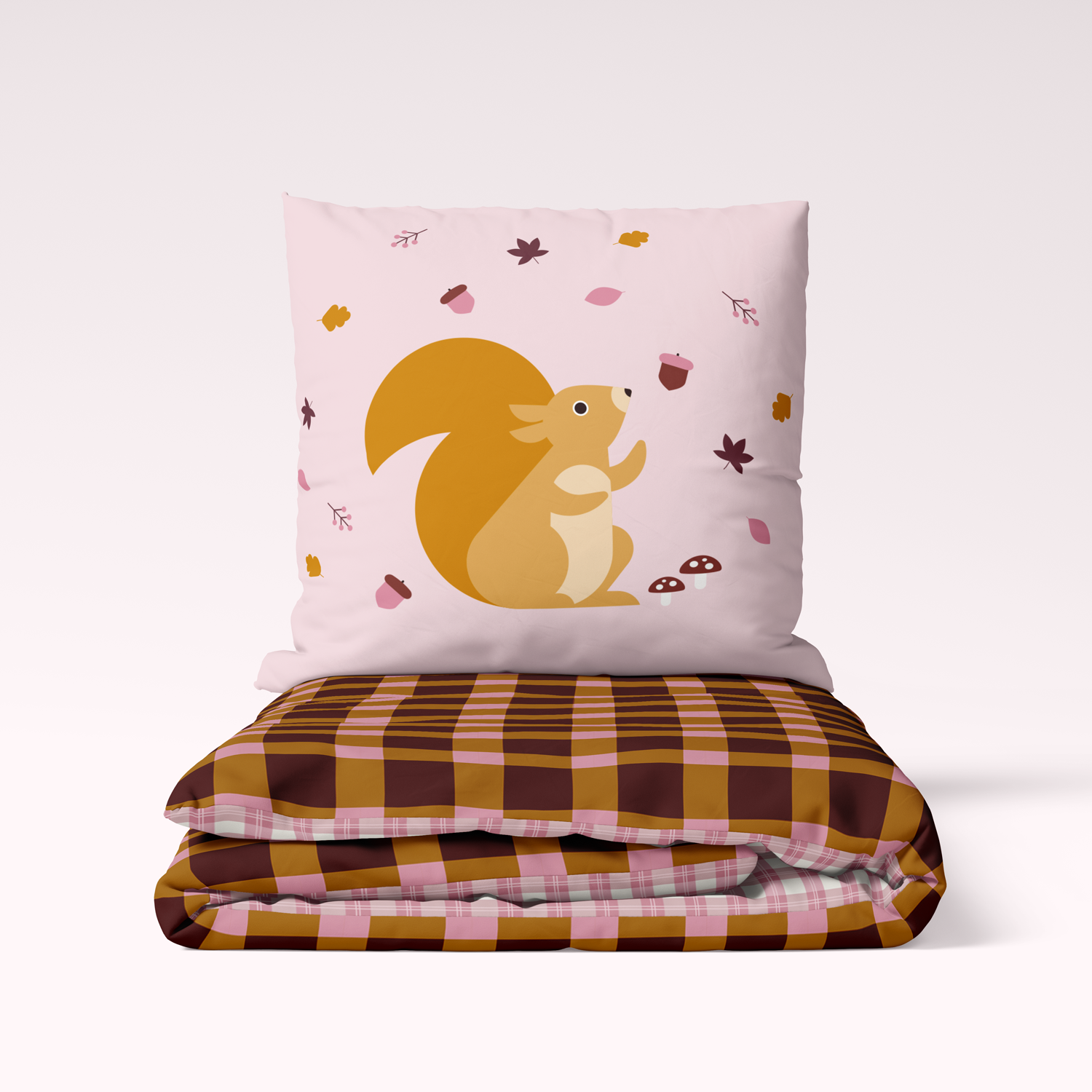 Calm squirrel pattern on soft children's bedding set