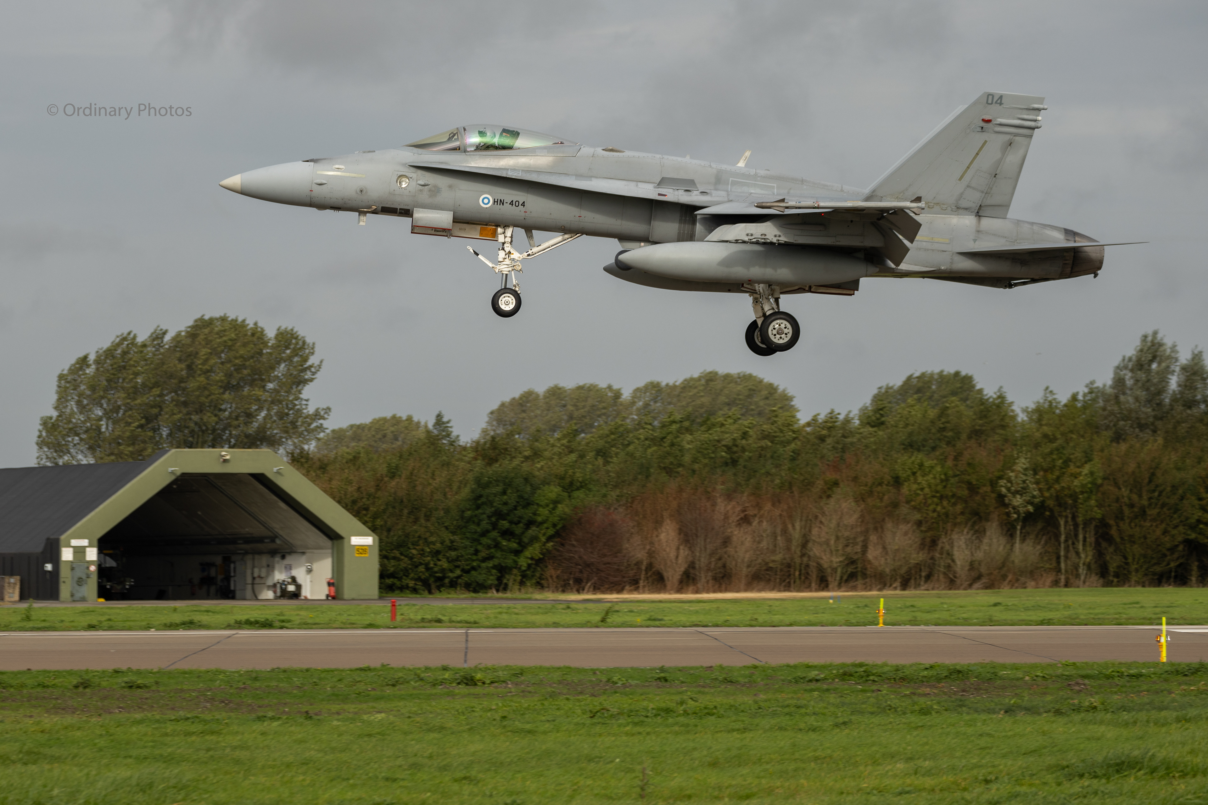 Landing of a Finnish F/A-18 Hornet (HN-404) at Vliegbasis Leeuwarden during Frisian Flag 2023
