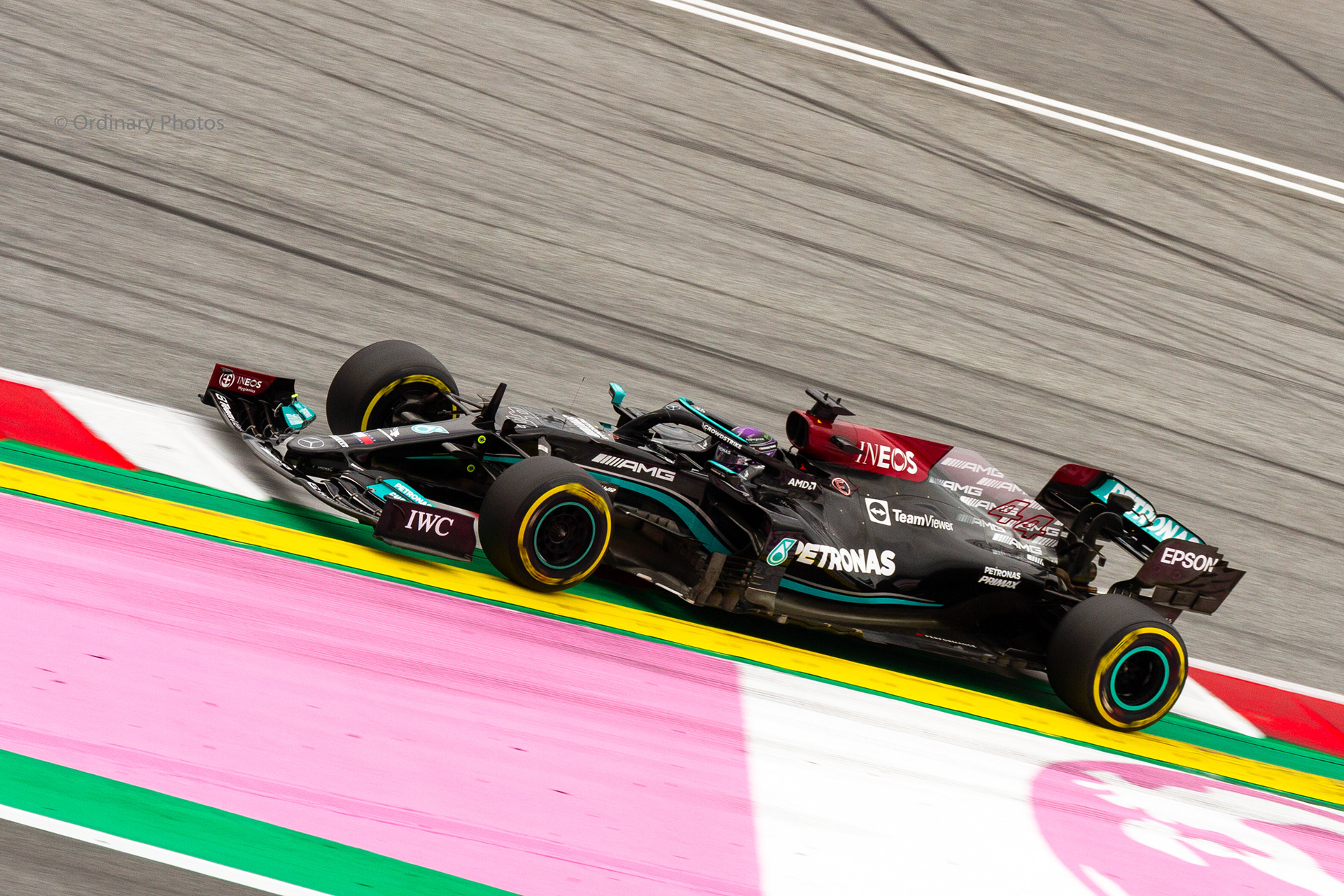 Lewis Hamilton in the black Mercedes during the F1 Grand Prix of Austria 2021