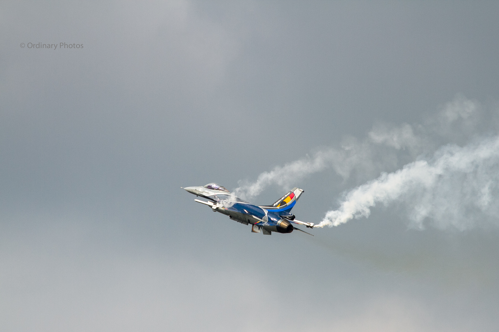 Demo of a Belgian F-16 during the Luchtmachtdagen 2014 at Vliegbasis Gilze-Rijen