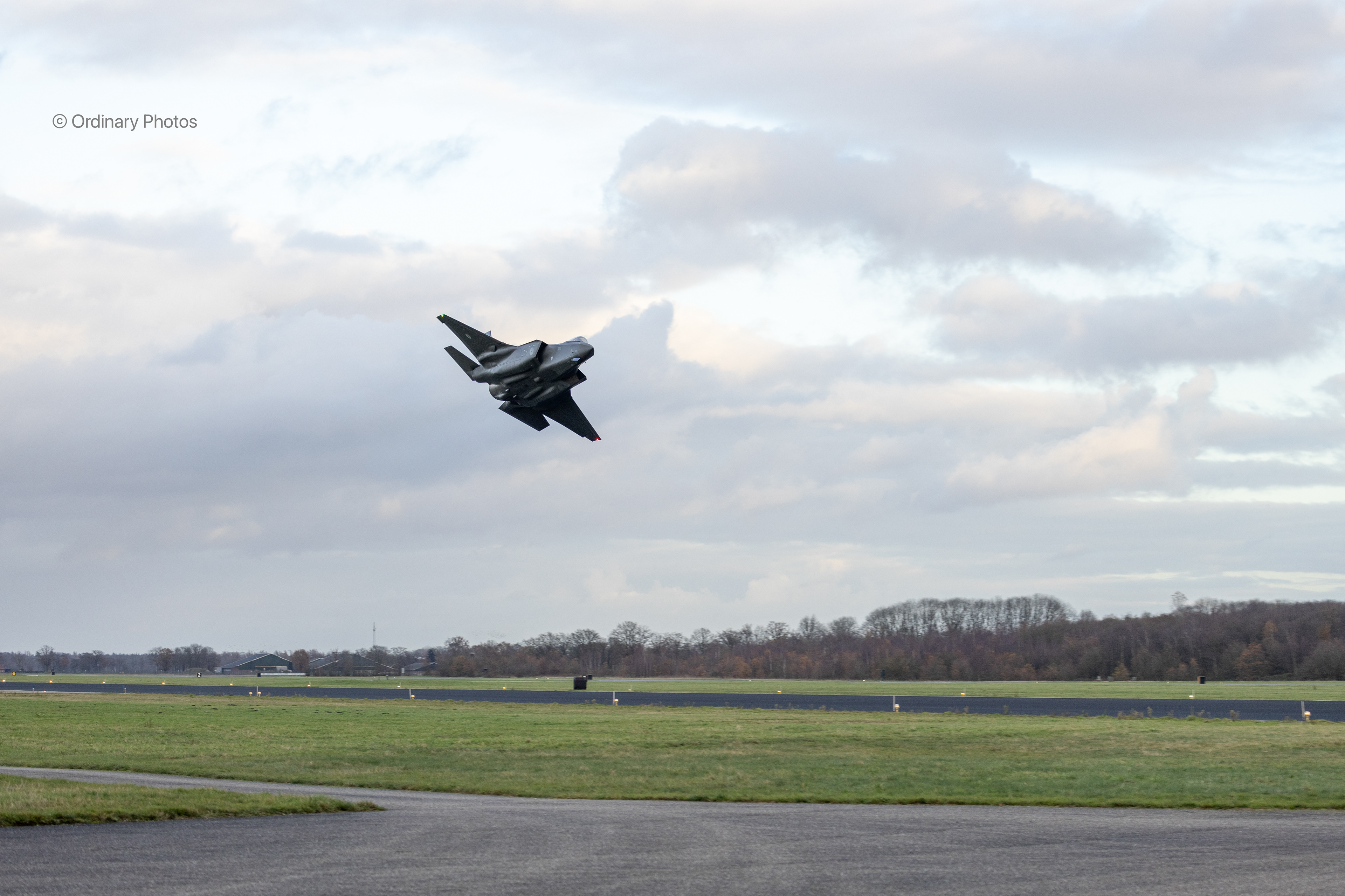 Go-around of F-037 at Volkel Air Base