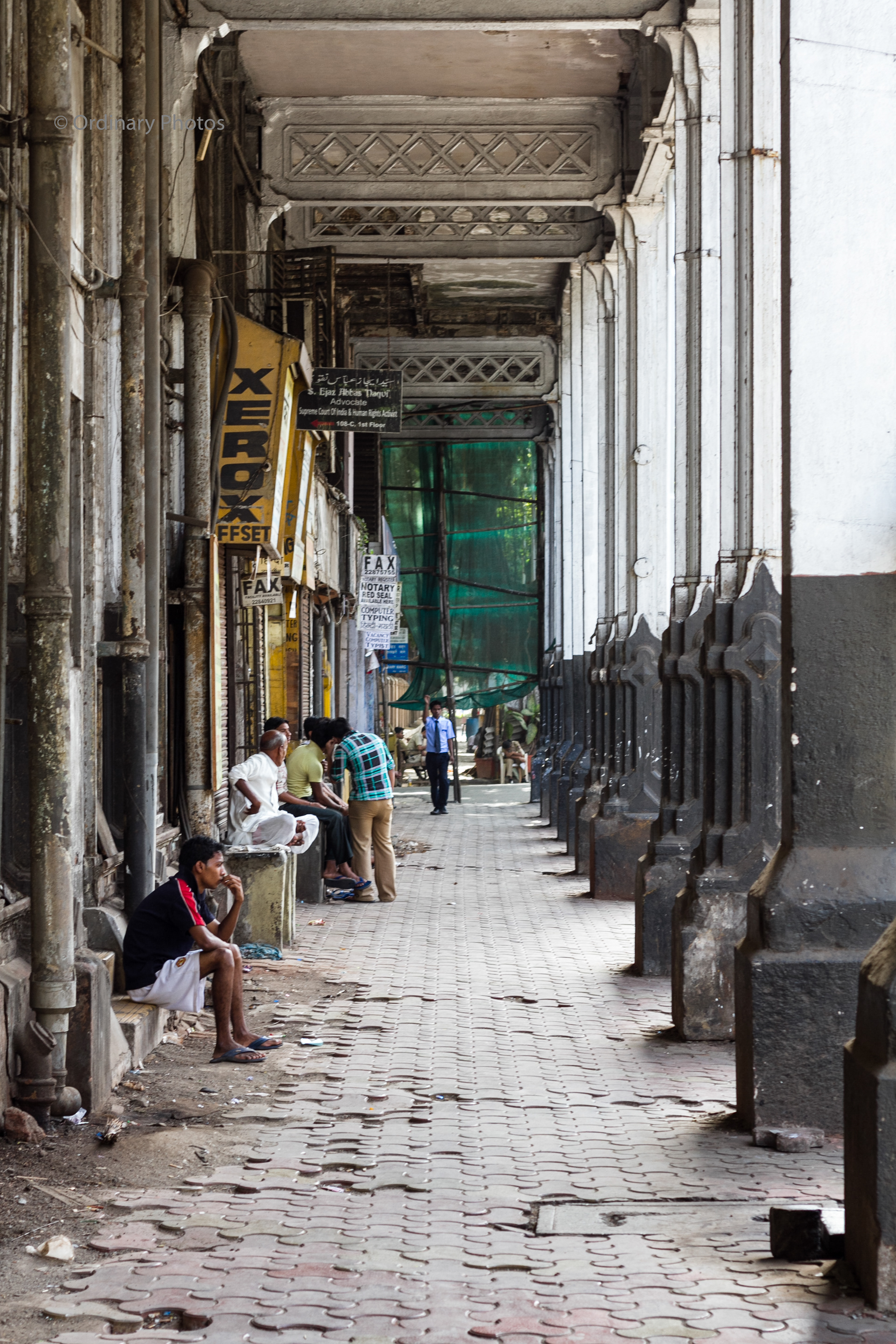 A street scene in Mumbai, India