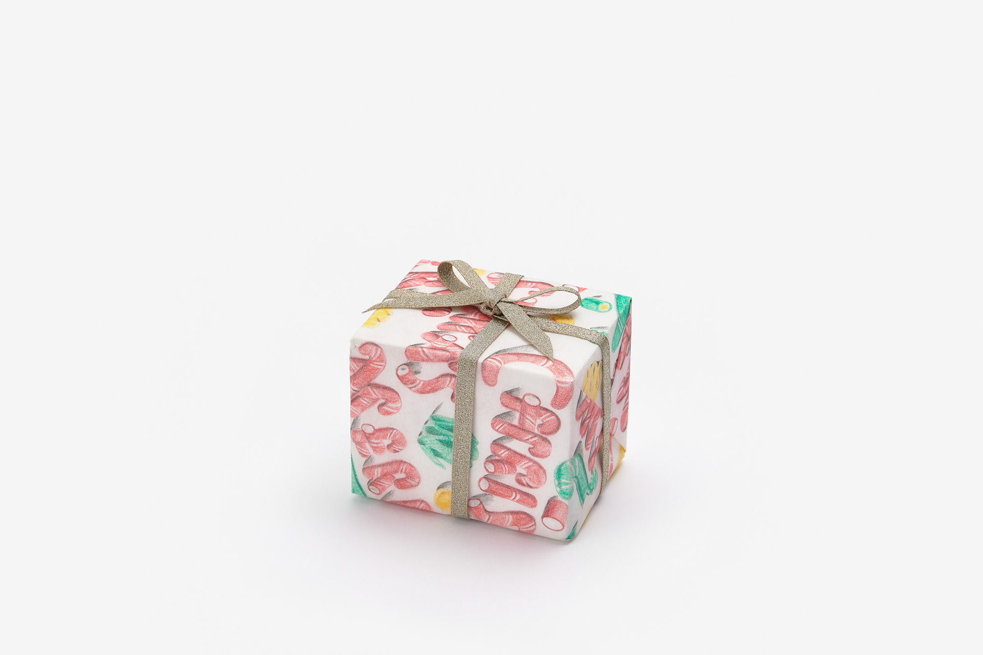 크리스마스 인스턴트 믹스 Christmas Instant Mix, 2020, styrofoam with gift, pencil on Hanji, ribbon, 12ｘ15ｘ13 ㎝