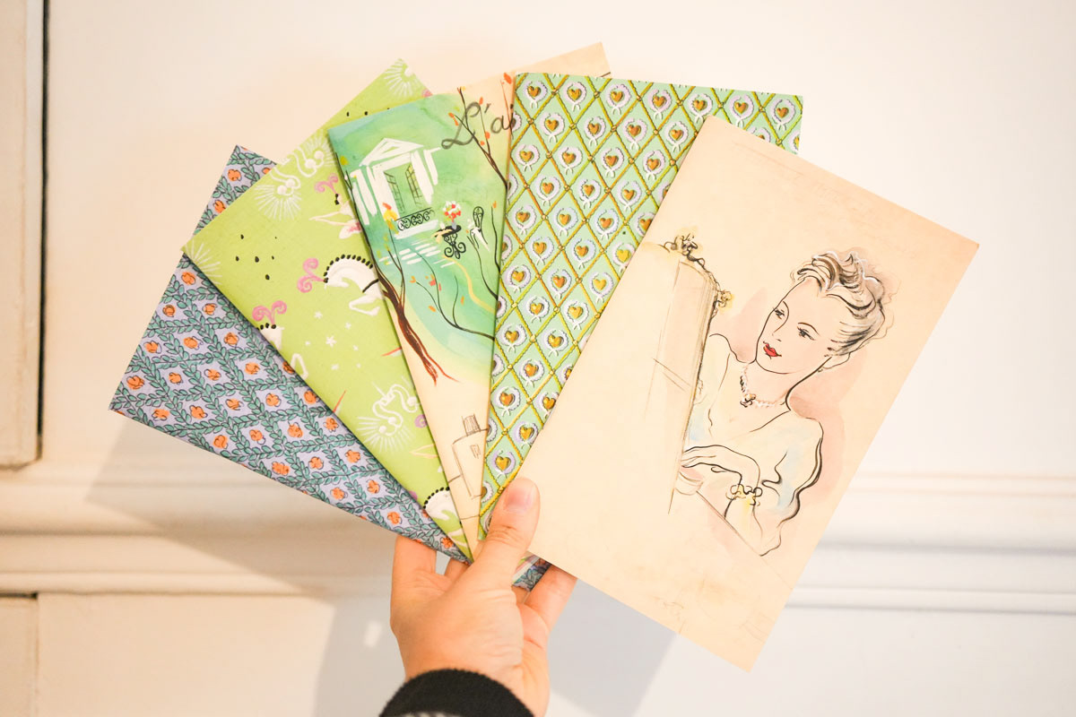 Collection de carnets, avec les dessins de Claude Delaunay, pour l'exposition sur les parfums du Musée d'histoire urbaine et sociale de Suresnes