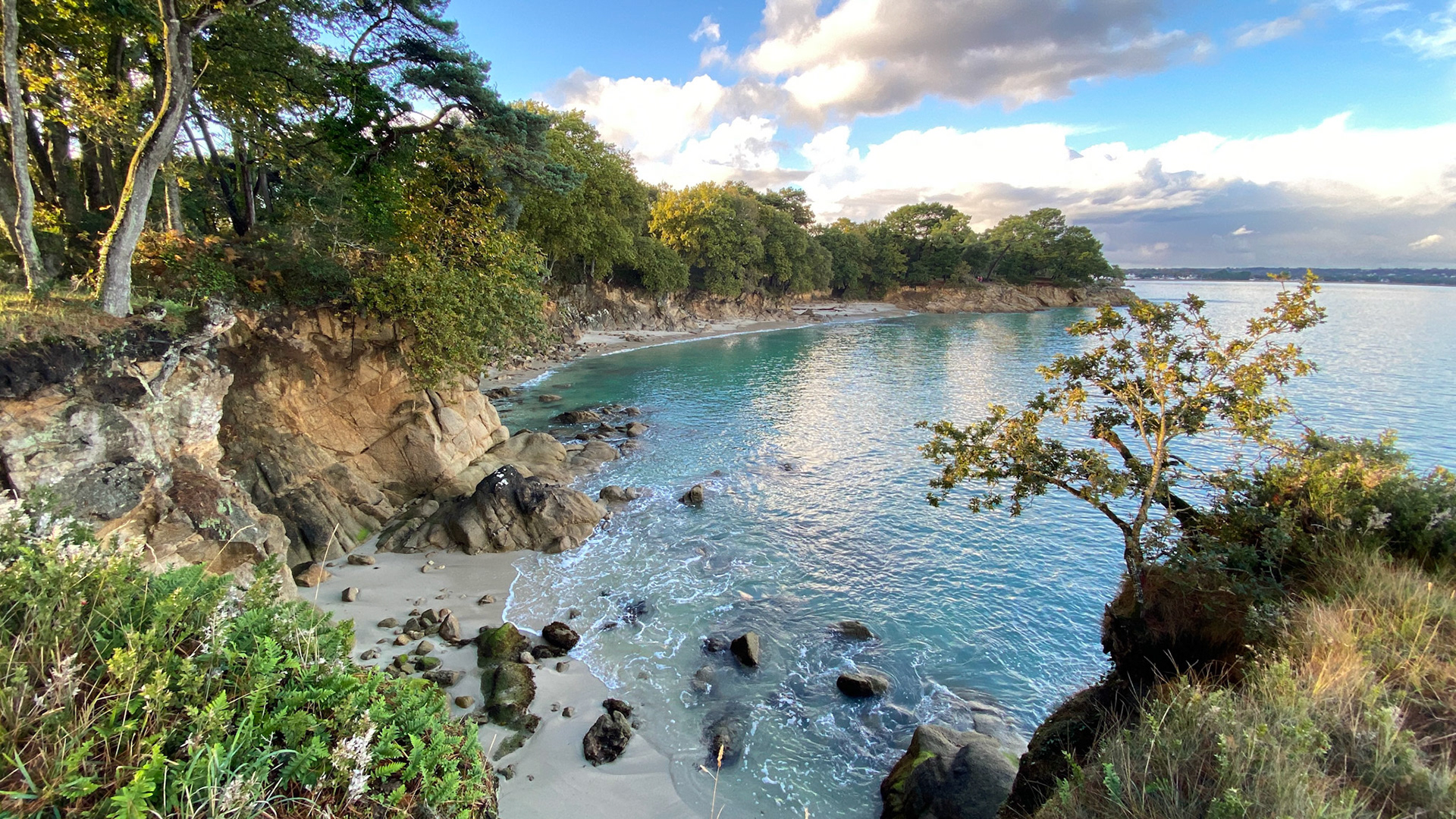 Beg meil - la roche percée