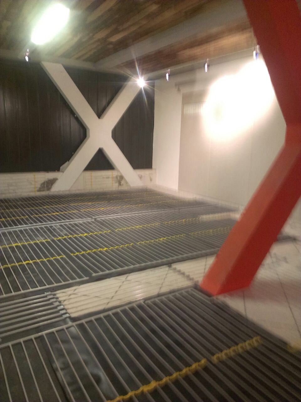 Boden im Schauraum