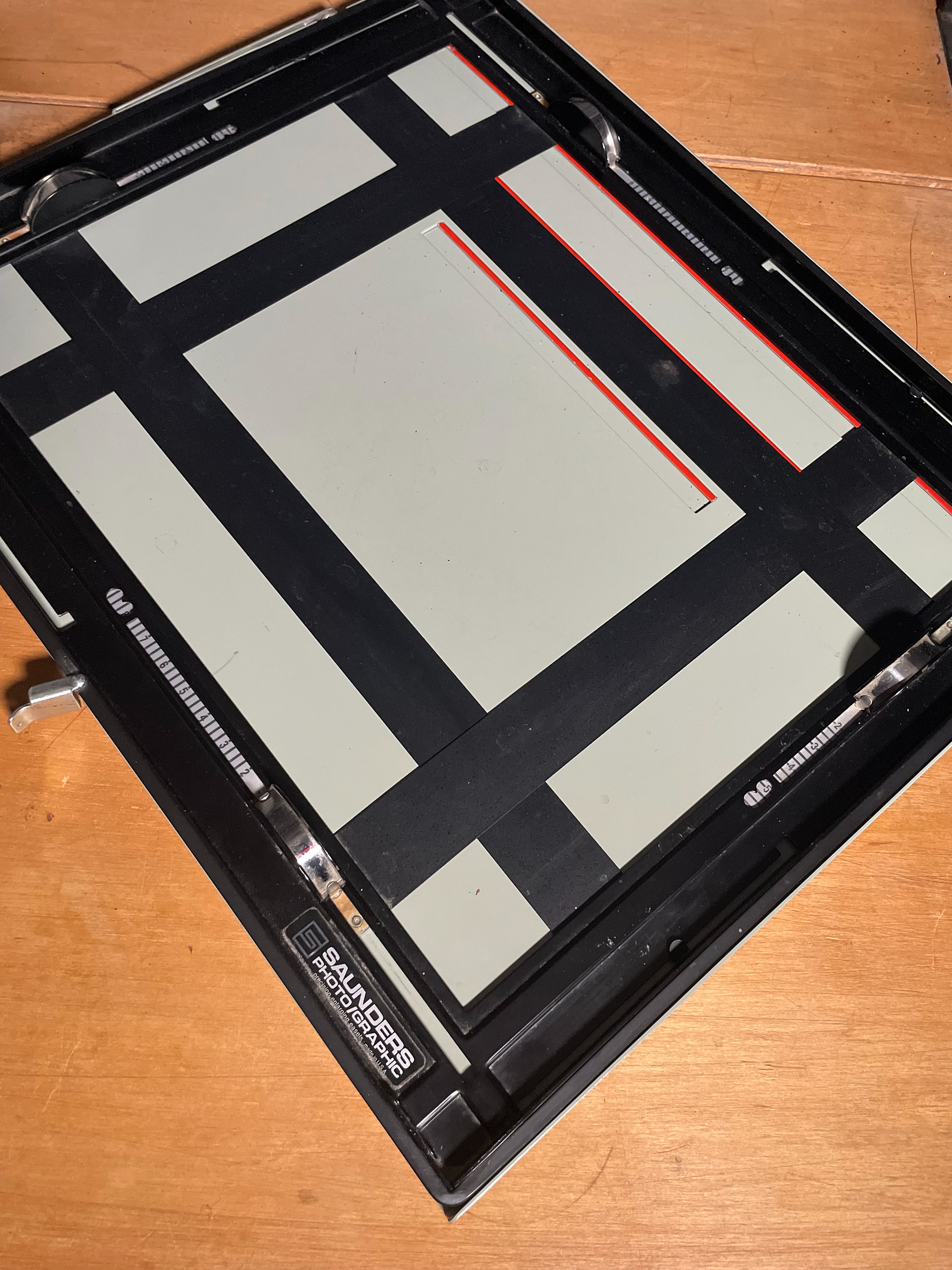 Saunders 11x14 4-blade Adjustable Print Easel