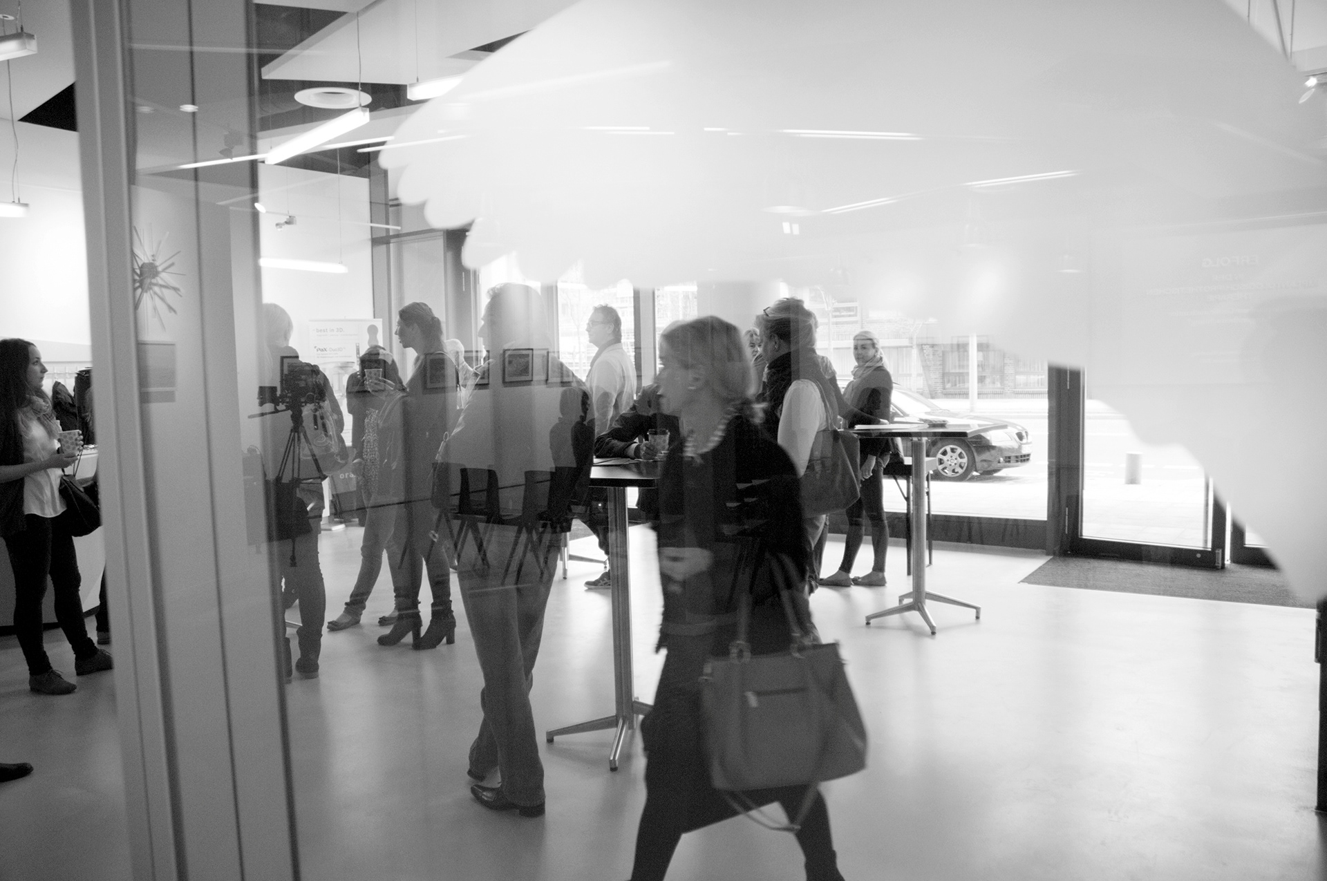 Ankommende Teilnehmer für Symposion