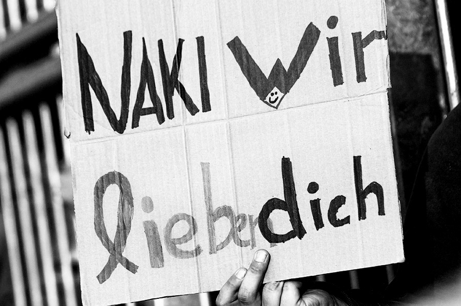 fan transparent für naki. "naki, wir lieben dich"