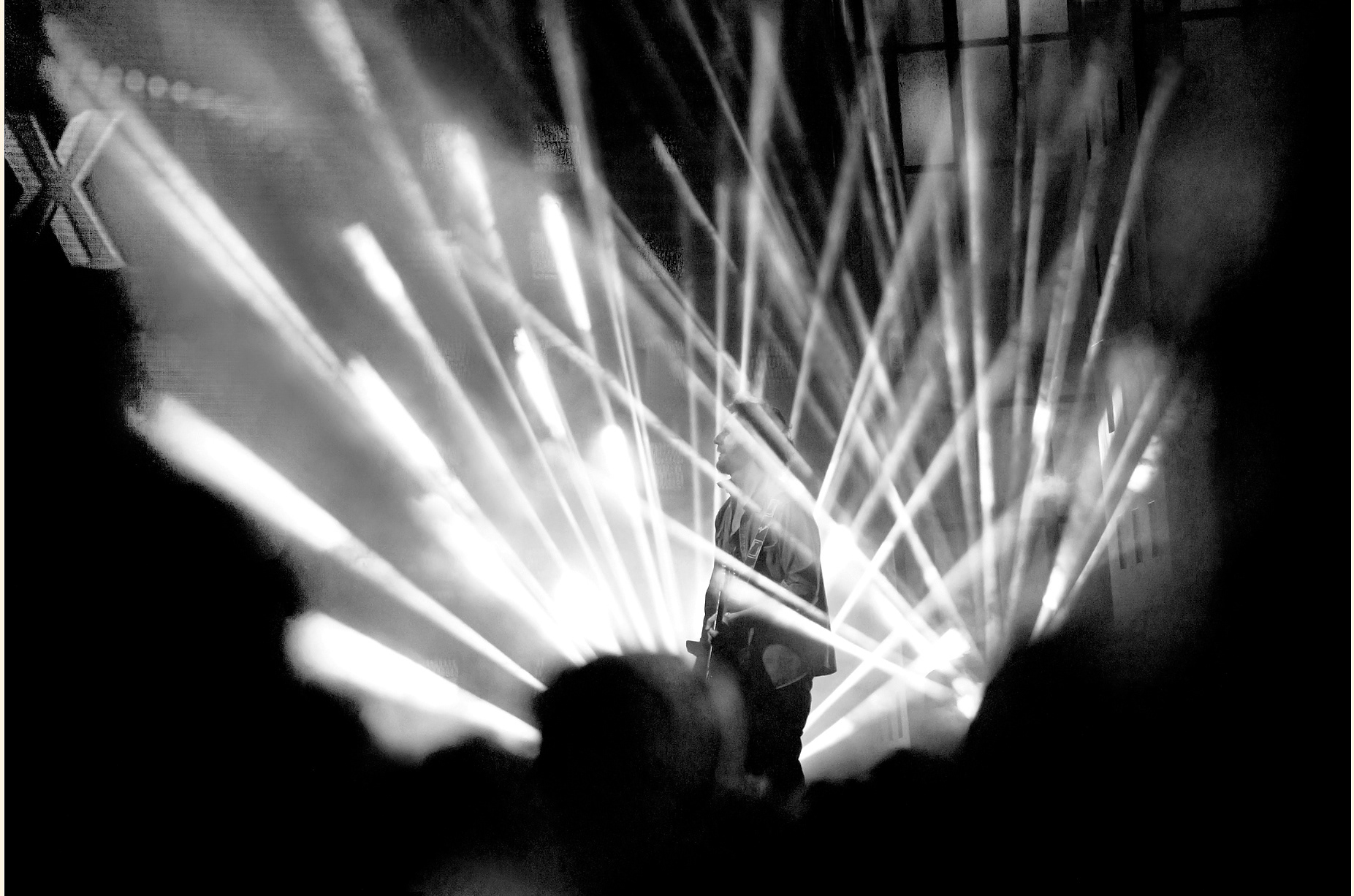 gitarrist spielt, laserlich