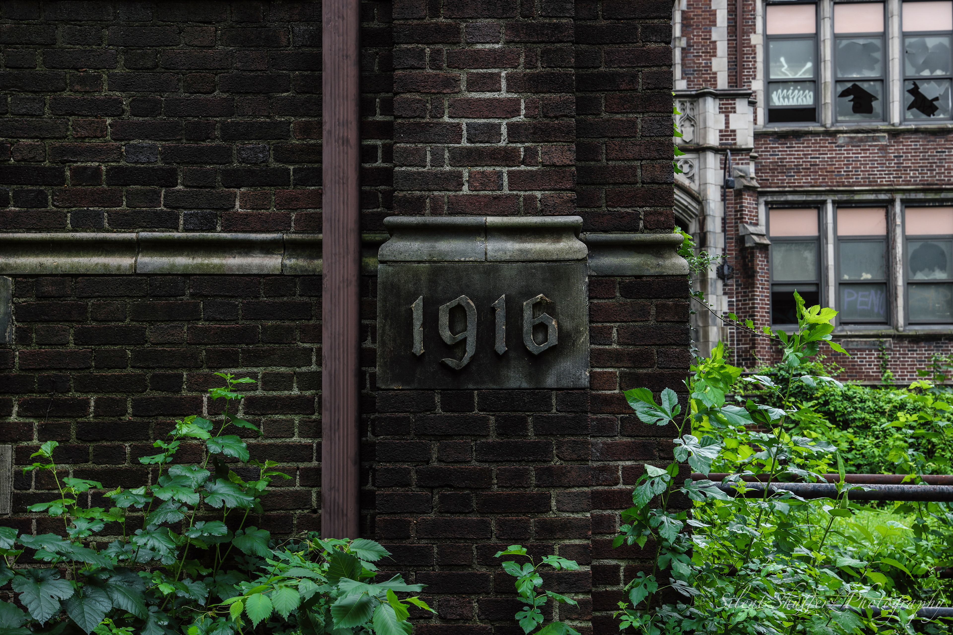 1916