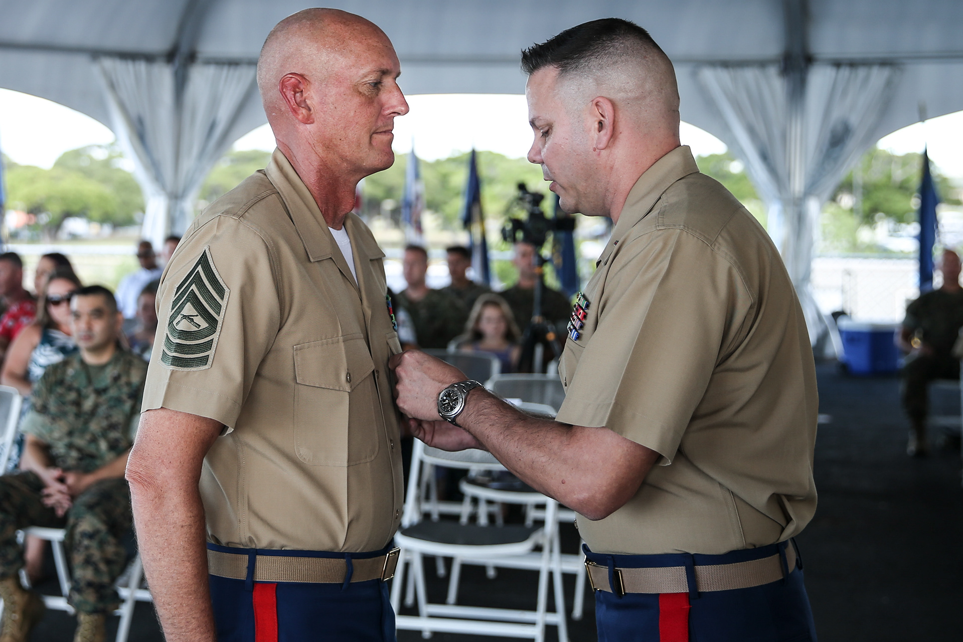 MSgt. Leet receives an award.
