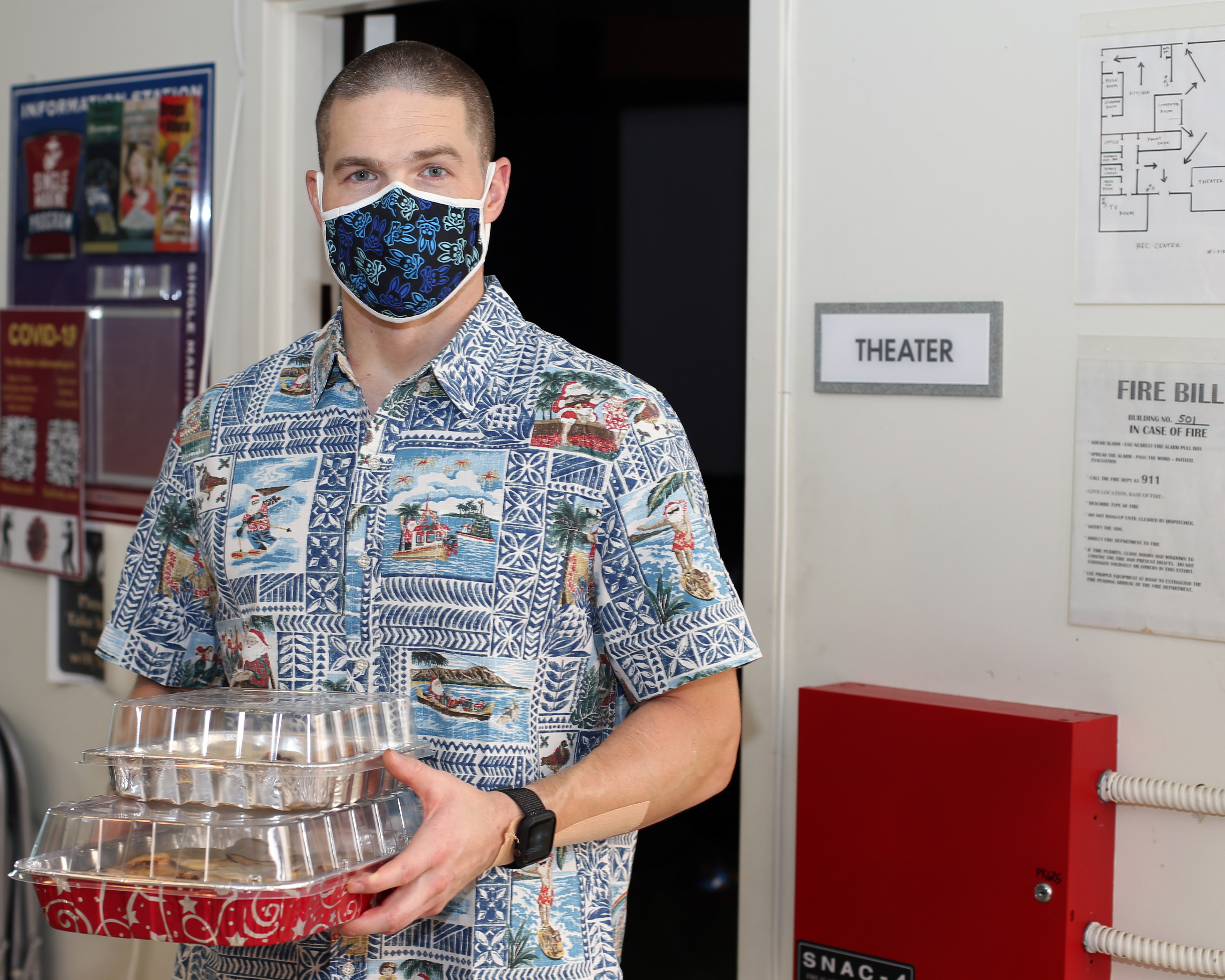 Lt. Col. Schnetzle delivers homemade food for the single Marines.