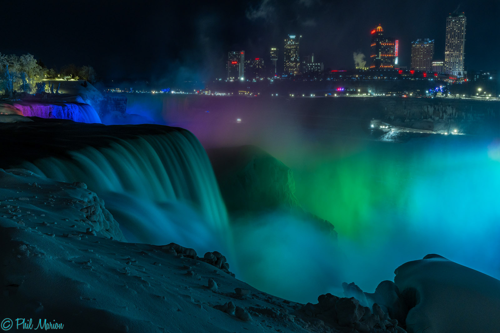 Niagara Falls at night
