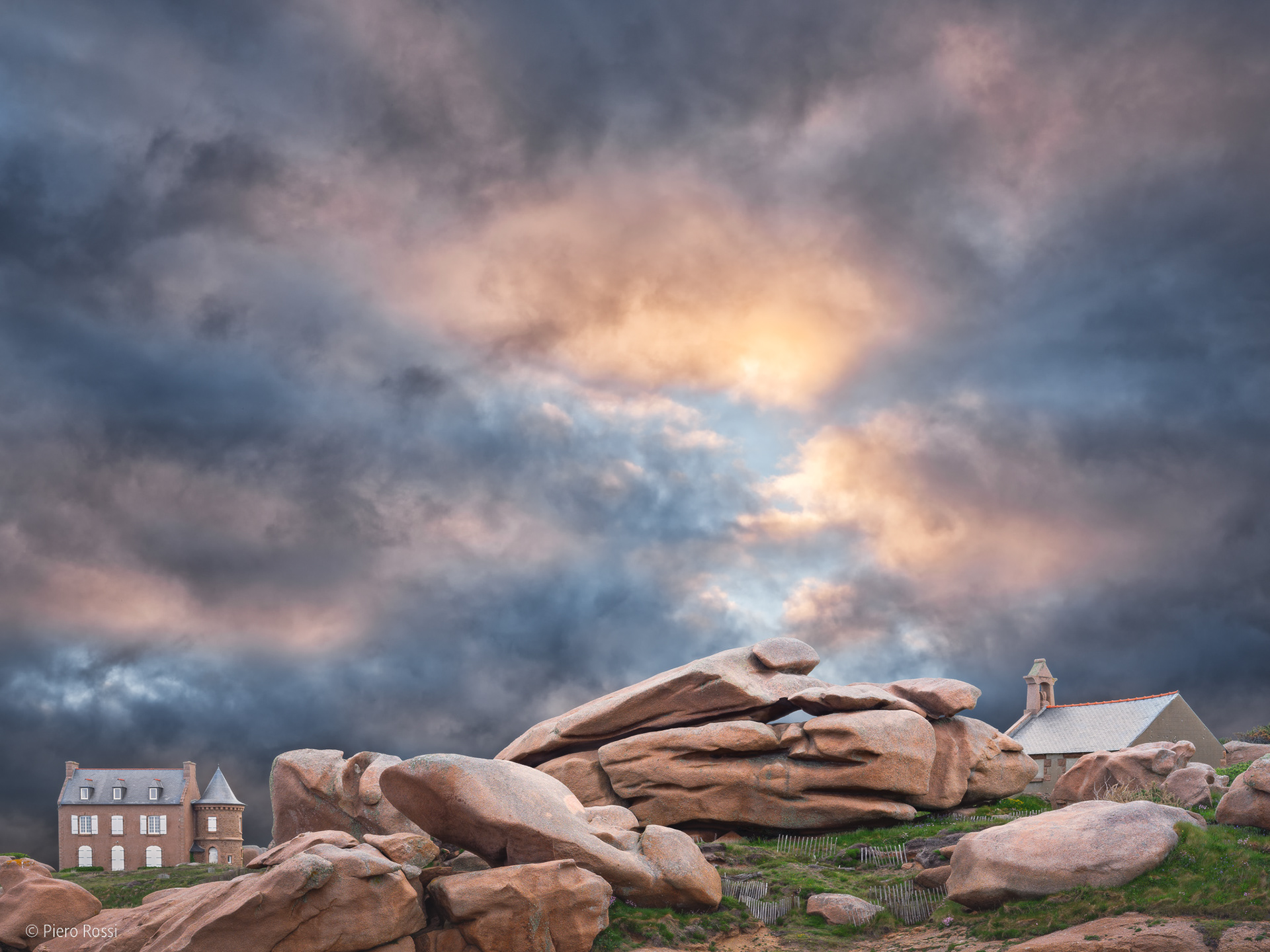Fotografie; Fin du monde | Côte de Granit Rose 2018 | © Piero Rossi