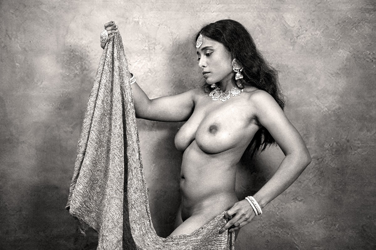 Nikita - Brown Background 12